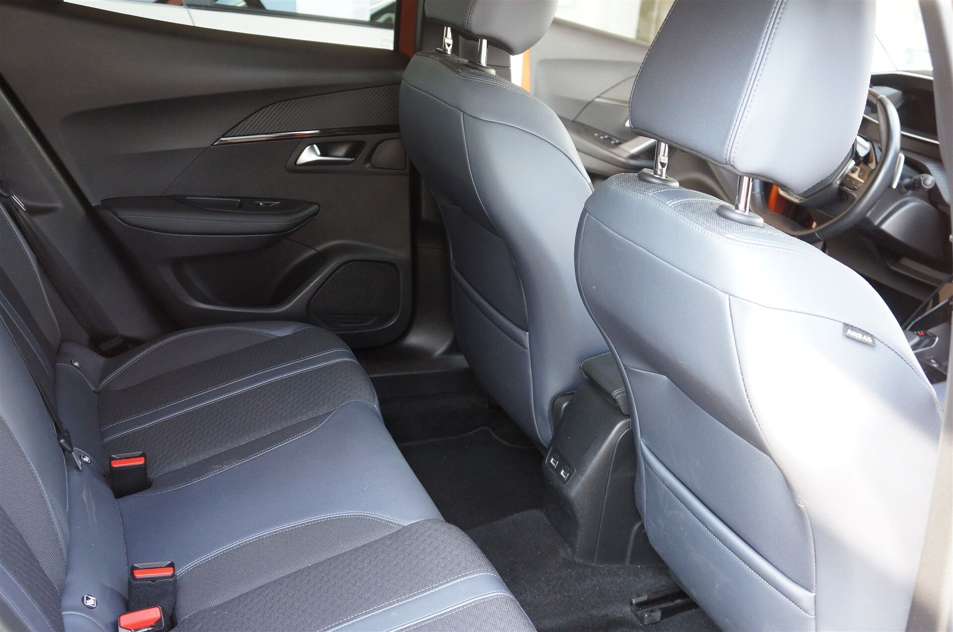 Billede af Peugeot 2008 1,2 PureTech Edition 210+ EAT8 130HK 5d 8g Aut.