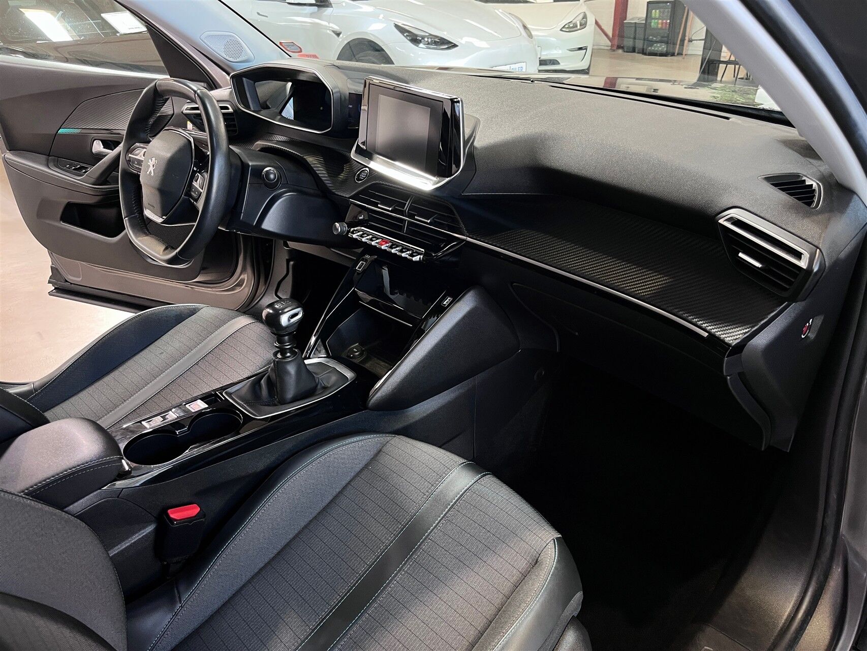 Billede af Peugeot 2008 1,2 PureTech Allure Pack 130HK 5d
