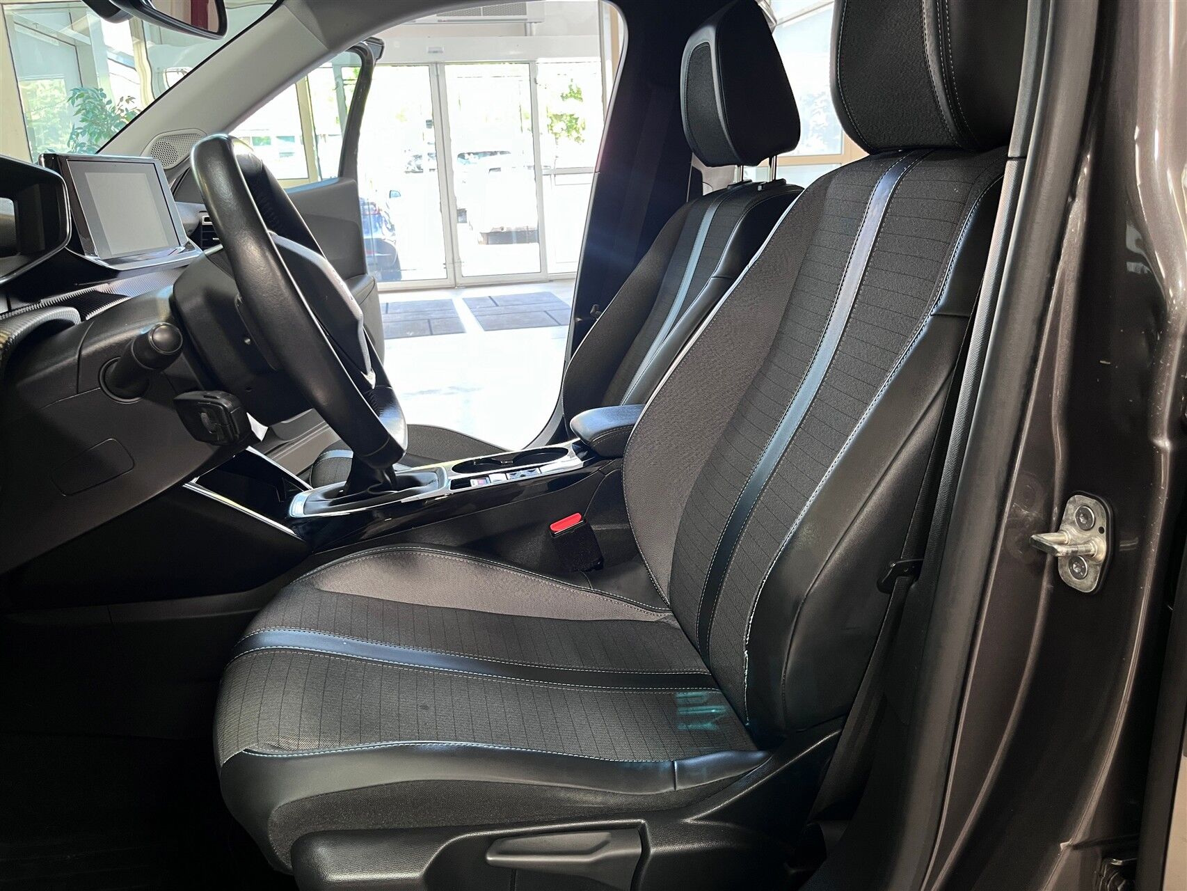 Billede af Peugeot 2008 1,2 PureTech Allure Pack 130HK 5d