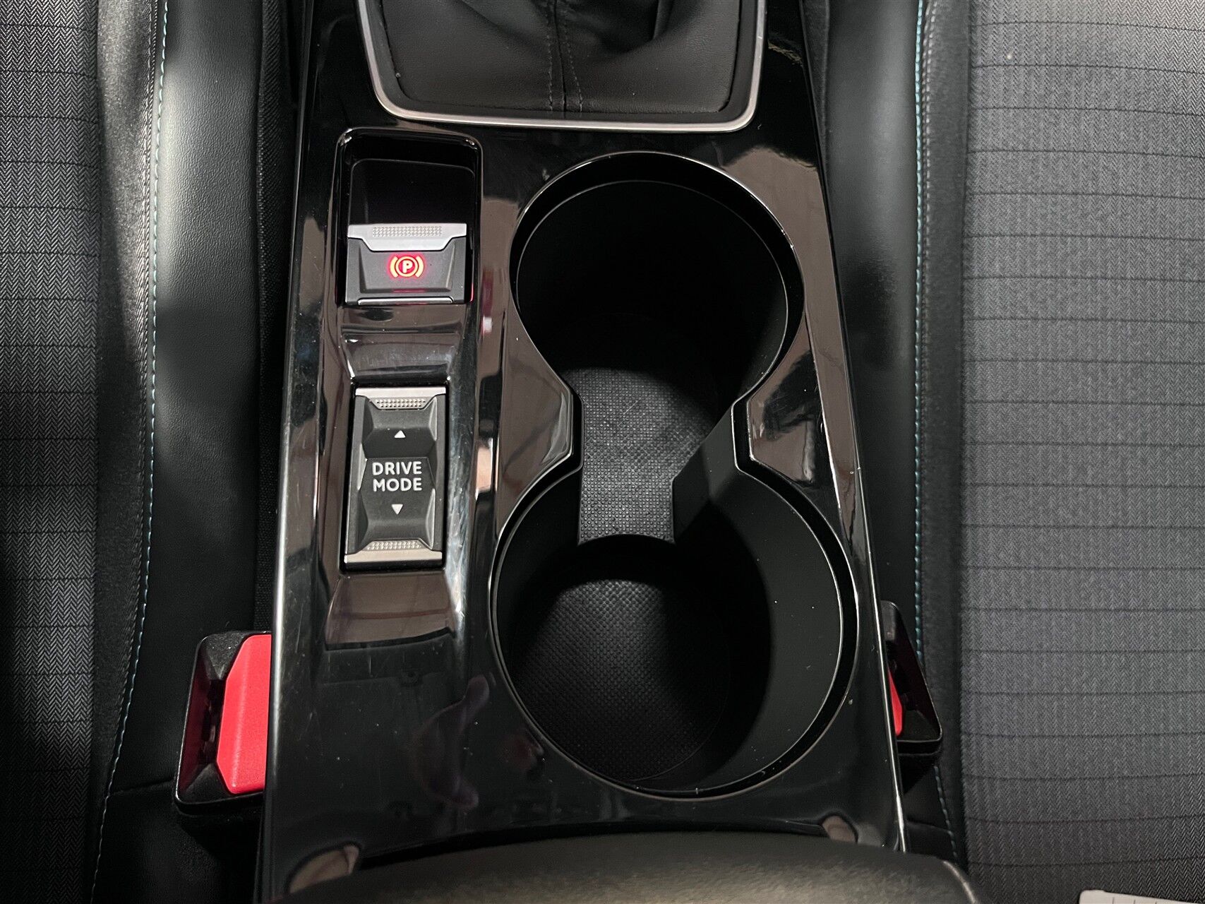 Billede af Peugeot 2008 1,2 PureTech Allure Pack 130HK 5d