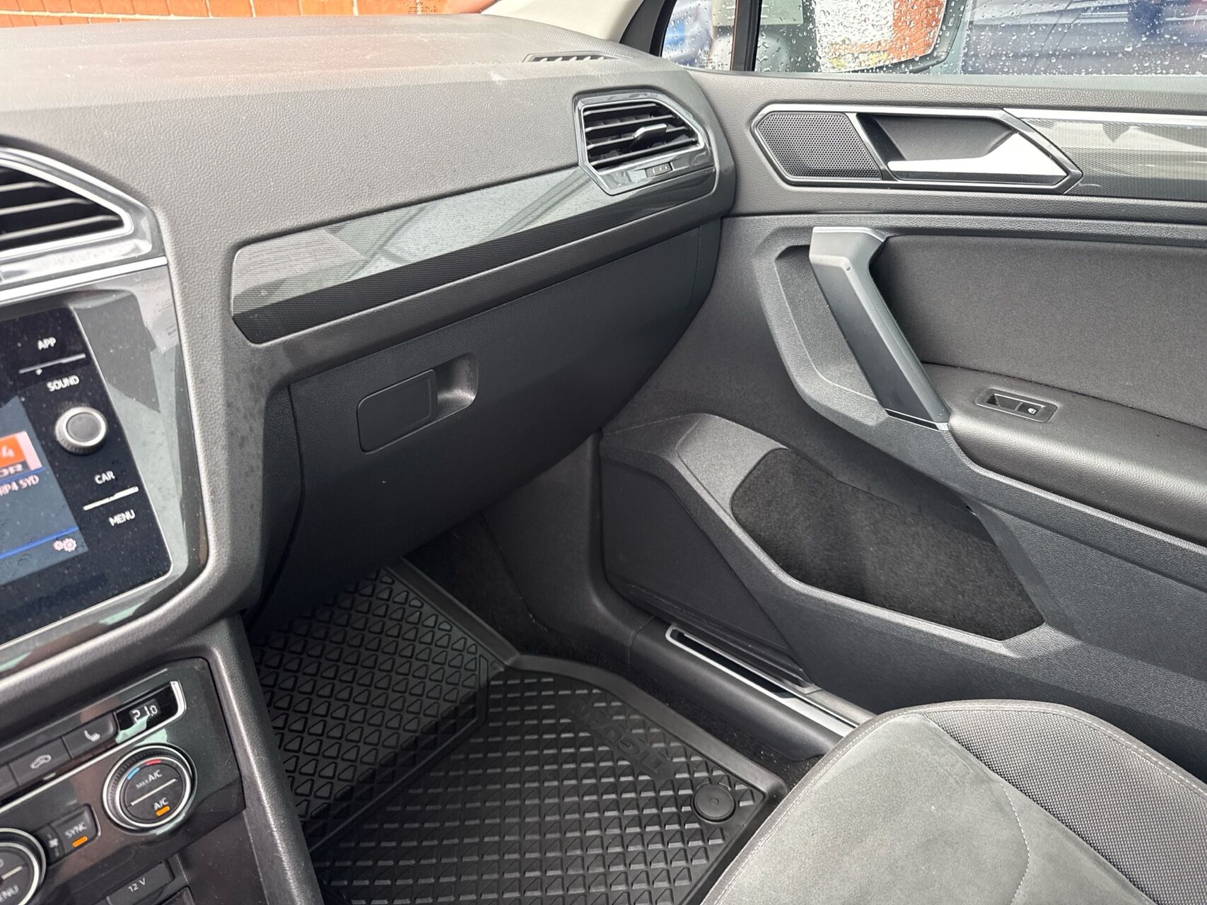 Billede af VW Tiguan 1,4 TSI ACT Highline 4Motion DSG 150HK Van 6g Aut.