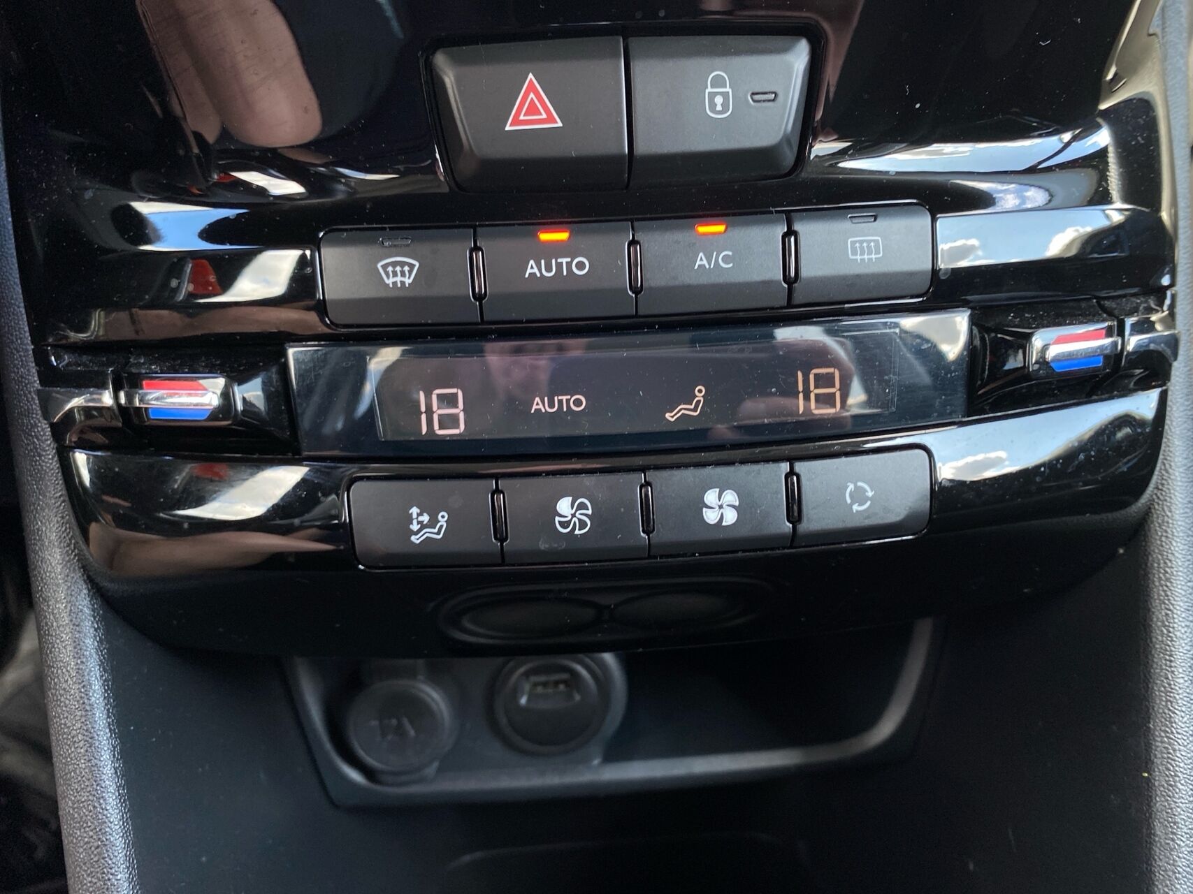 Billede af Peugeot 208 1,5 BlueHDi Like Sky 100HK 5d