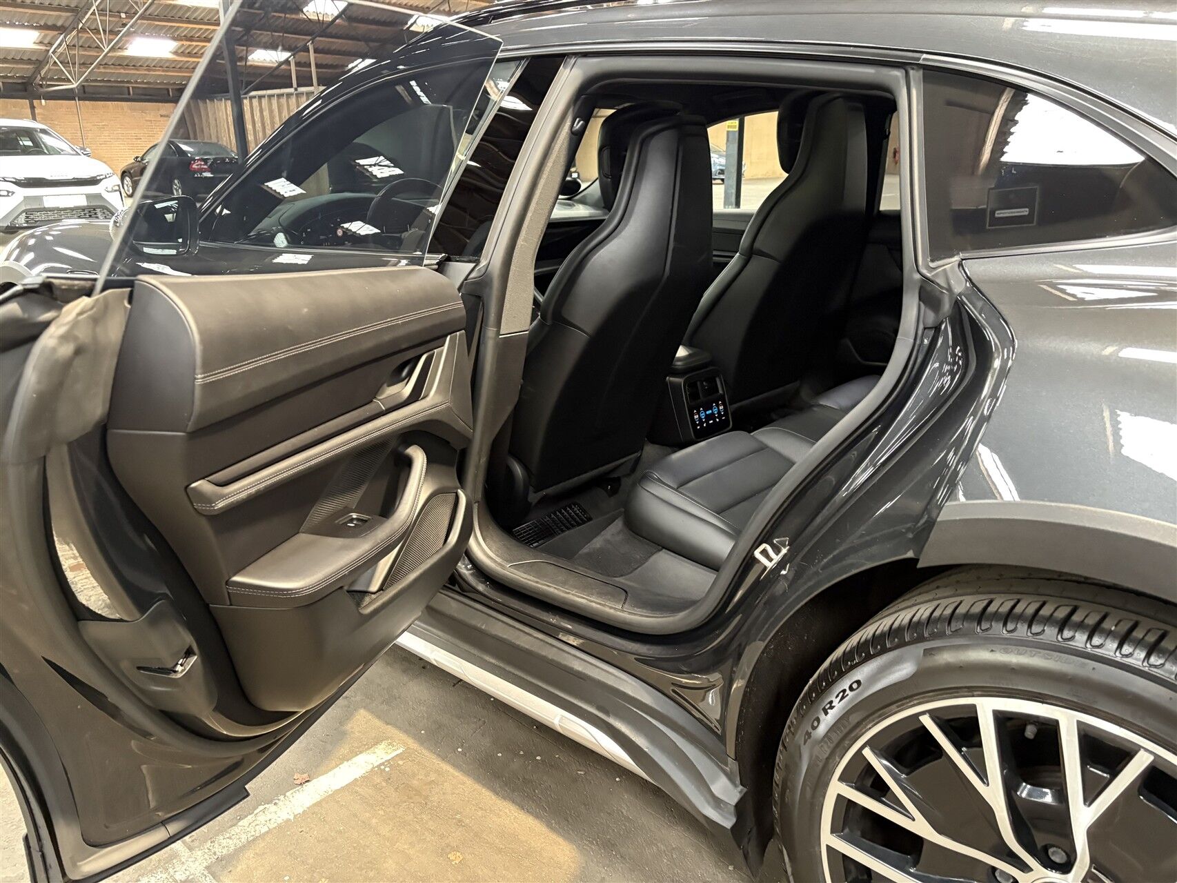 Billede af Porsche Taycan 4 Cross Turismo EL 4x4 435HK Stc Aut.