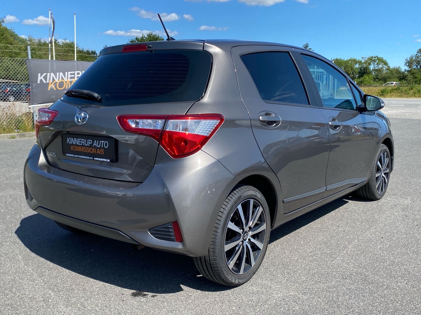 Billede af Toyota Yaris 1,0 VVT-I T2 69HK 5d