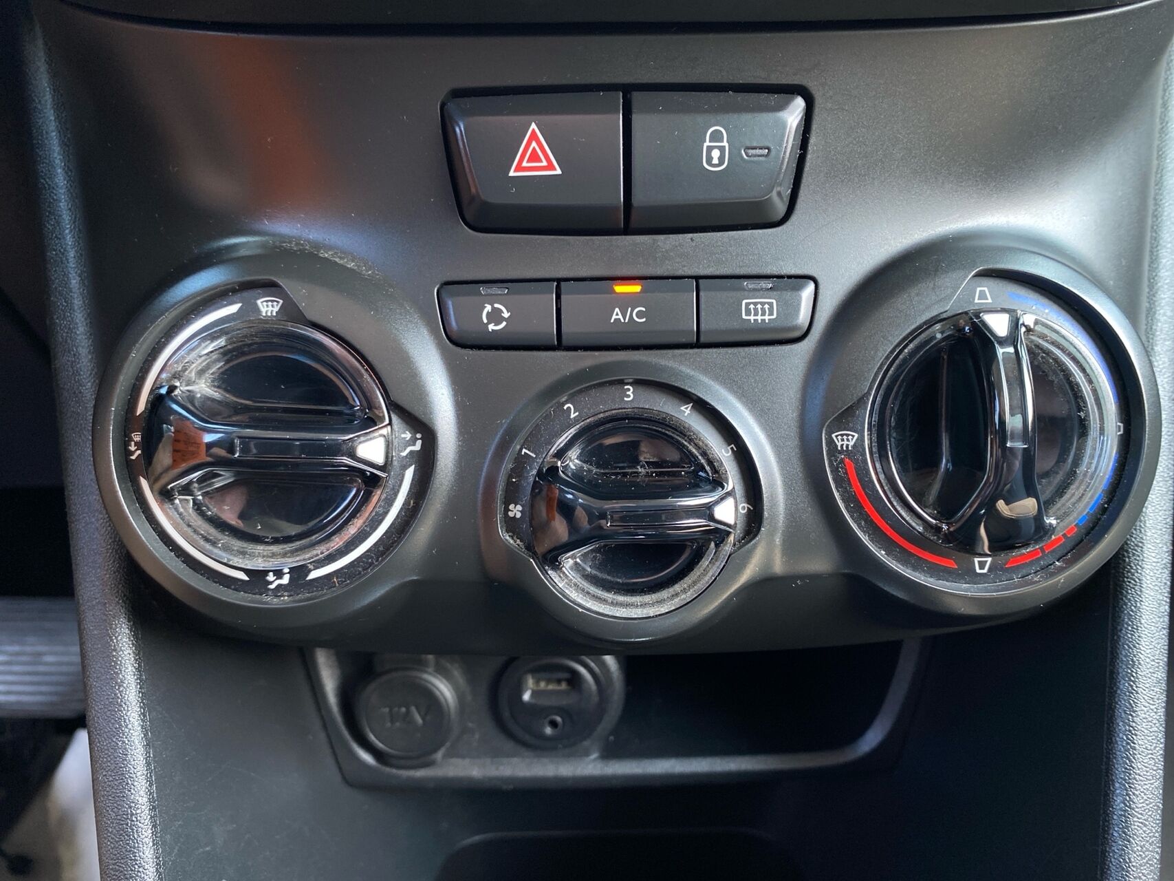 Billede af Peugeot 2008 1,2 e-Vti Active Connect ESG 82HK Aut.