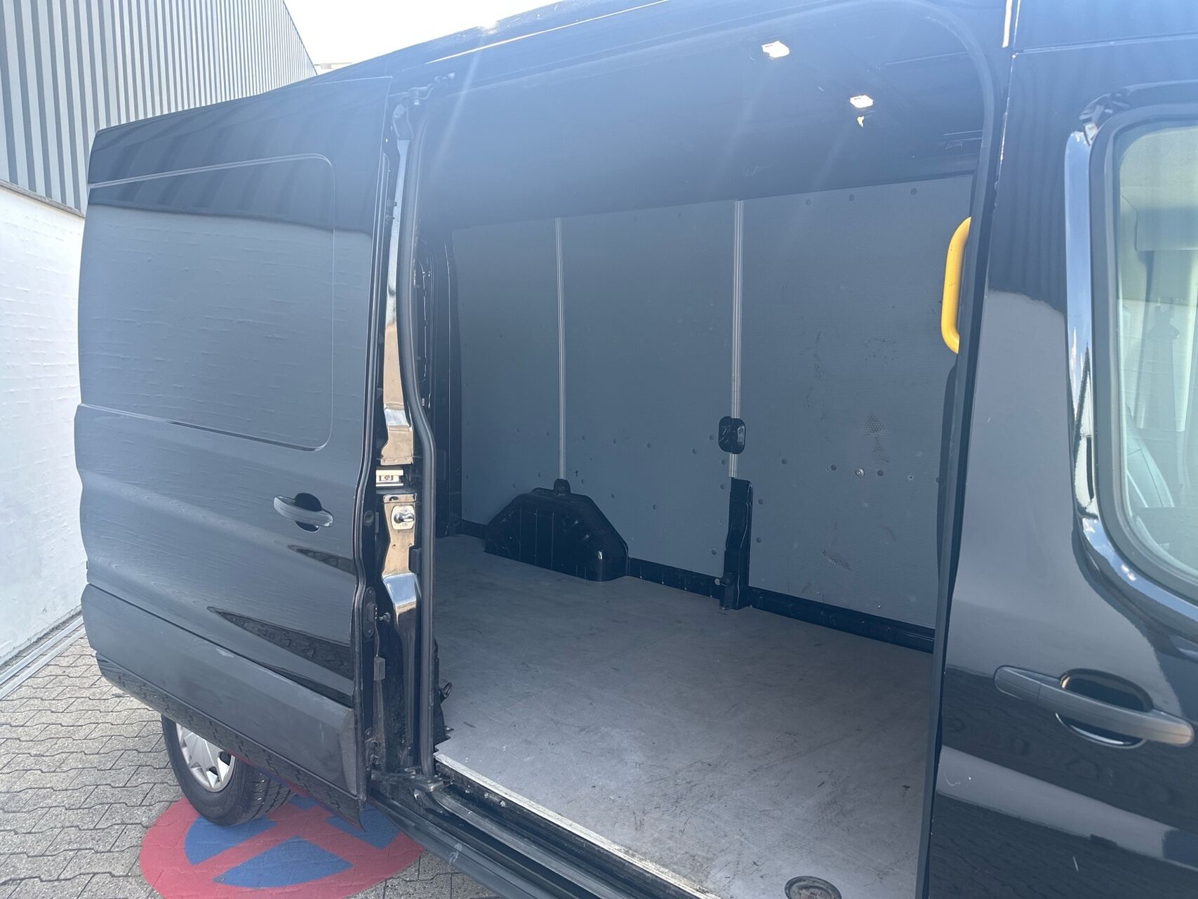 Billede af Ford Transit 350 L3H2 2,0 TDCi Trend 130HK Van 6g