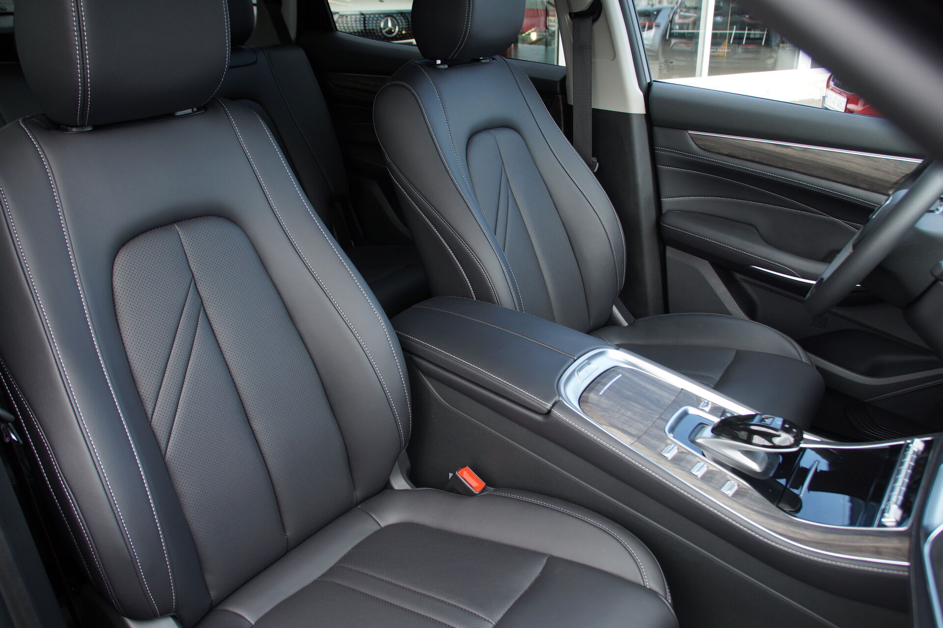 Billede af Navor E5 1,5 Plugin-hybrid Rock E-CVT 218HK 5d Aut.