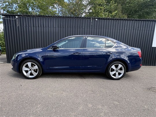 Skoda Octavia 1,6 TDI Common Rail DPF Elegance 105HK 5d