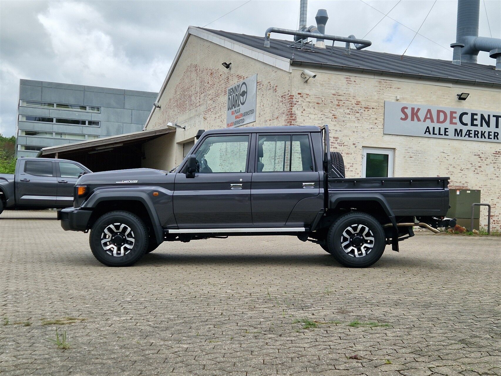 Billede af Toyota Landcruiser GRJ79 4,8 4x4 231HK DobKab 8g Aut.