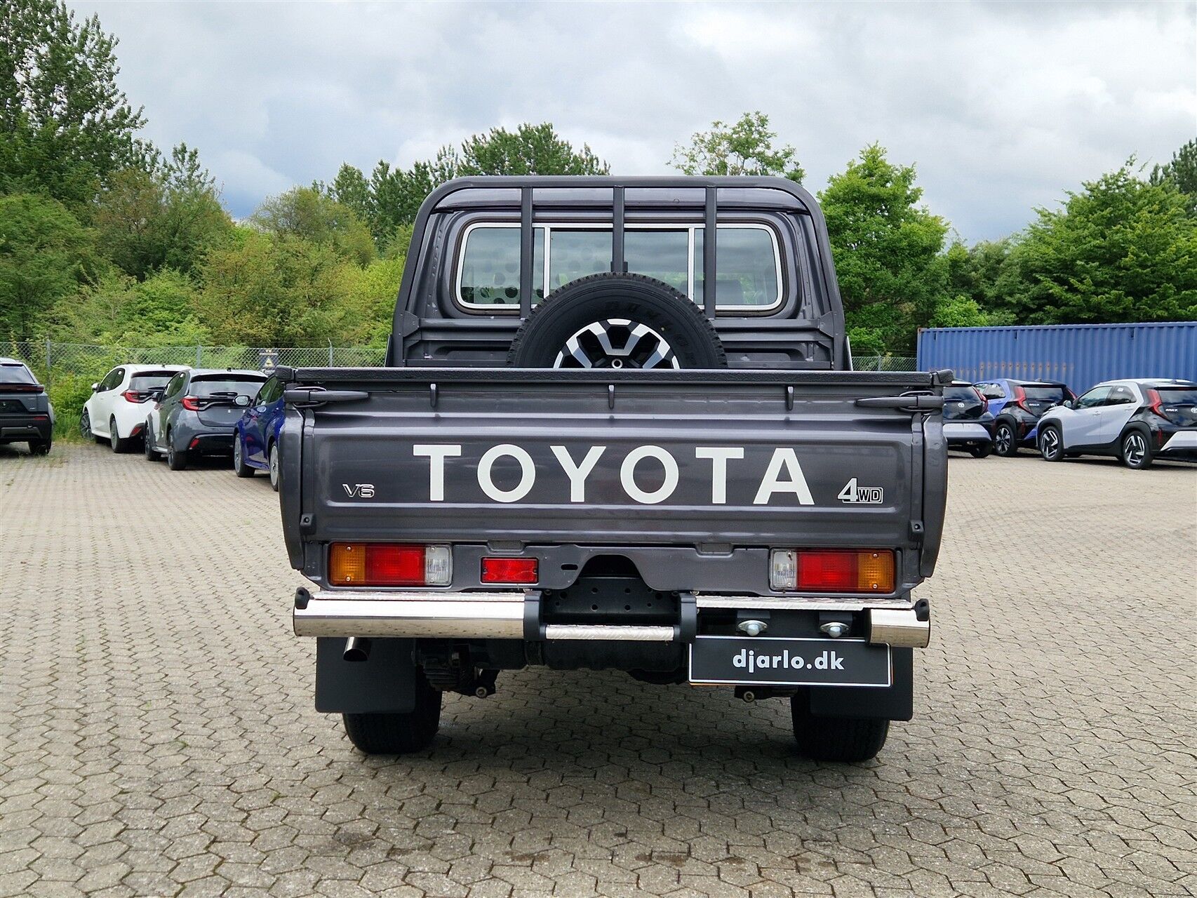 Billede af Toyota Landcruiser GRJ79 4,8 4x4 231HK DobKab 8g Aut.