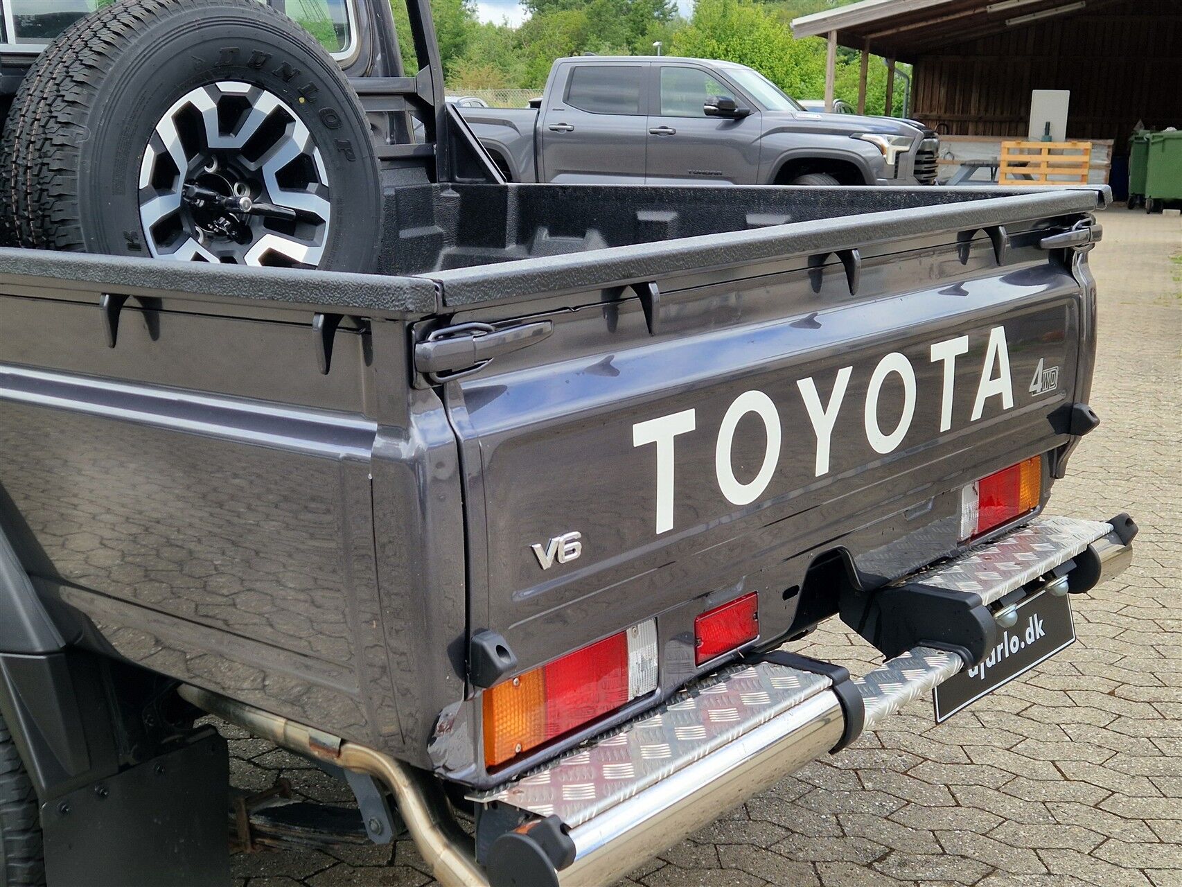 Billede af Toyota Landcruiser GRJ79 4,8 4x4 231HK DobKab 8g Aut.