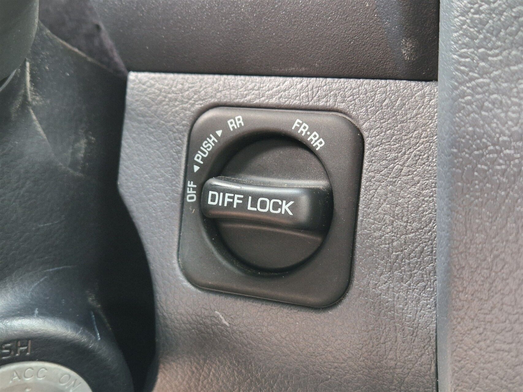 Billede af Toyota Landcruiser GRJ79 4,8 4x4 231HK DobKab 8g Aut.