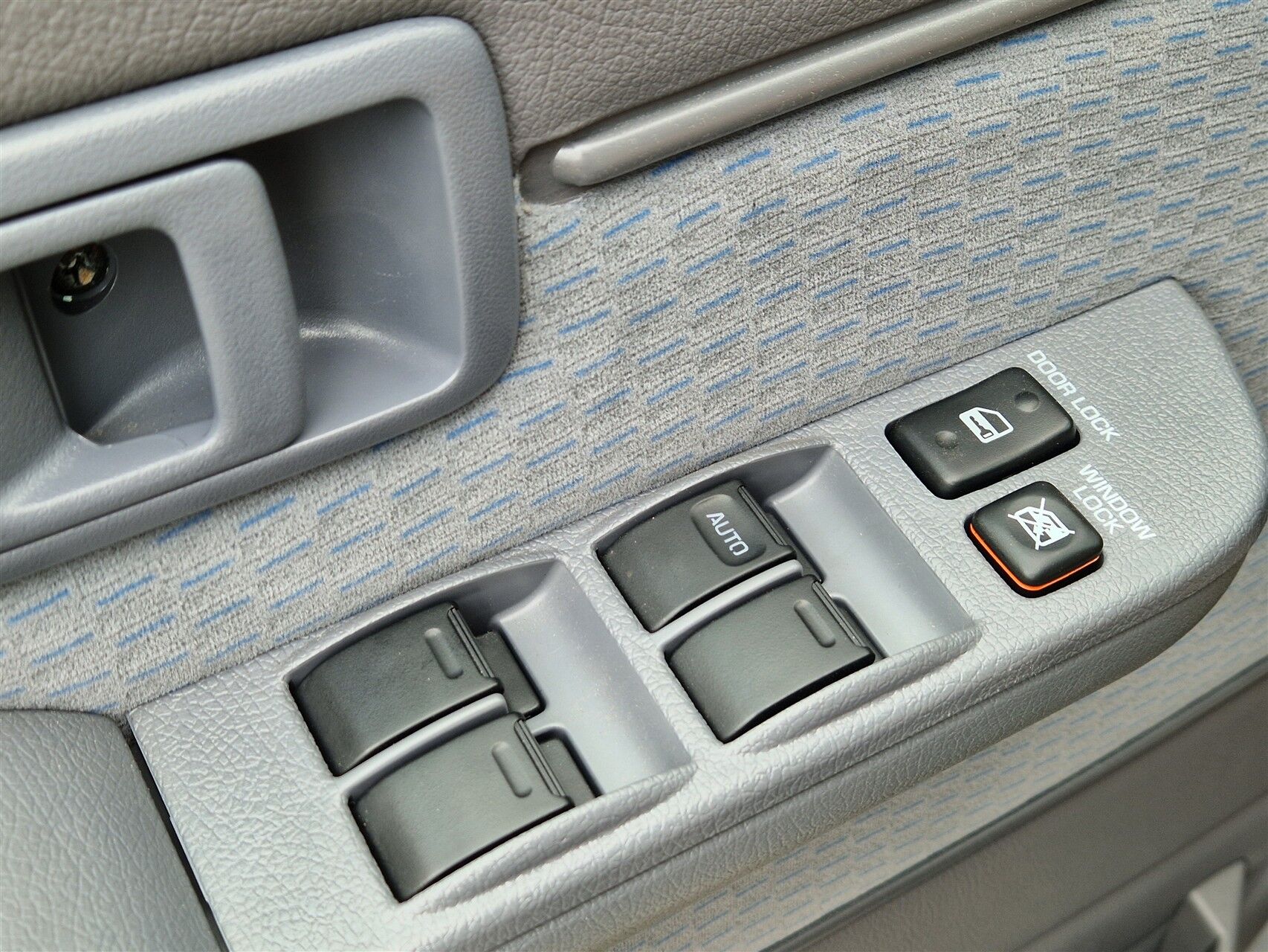 Billede af Toyota Landcruiser GRJ79 4,8 4x4 231HK DobKab 8g Aut.