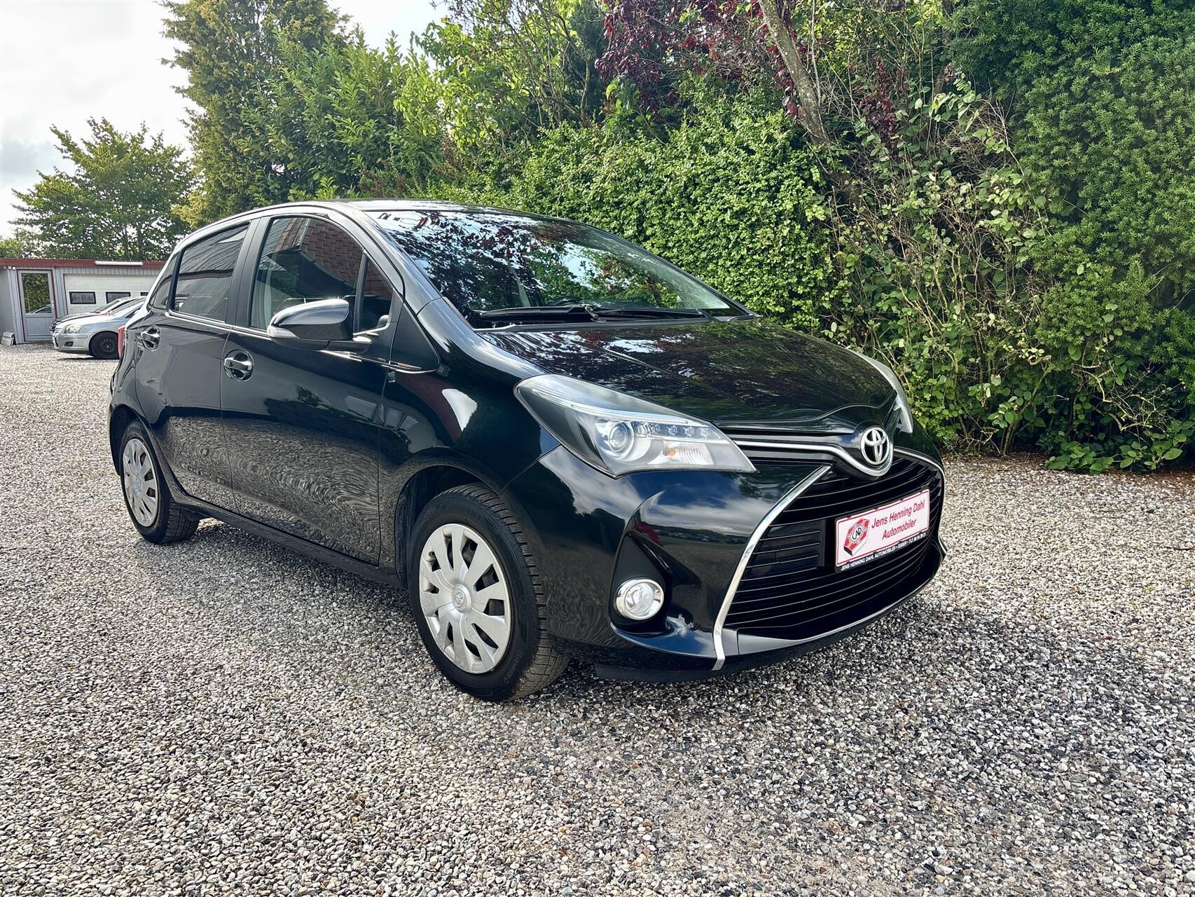 Billede af Toyota Yaris 1,3 VVT-I Lounge Edition 100HK 5d 6g