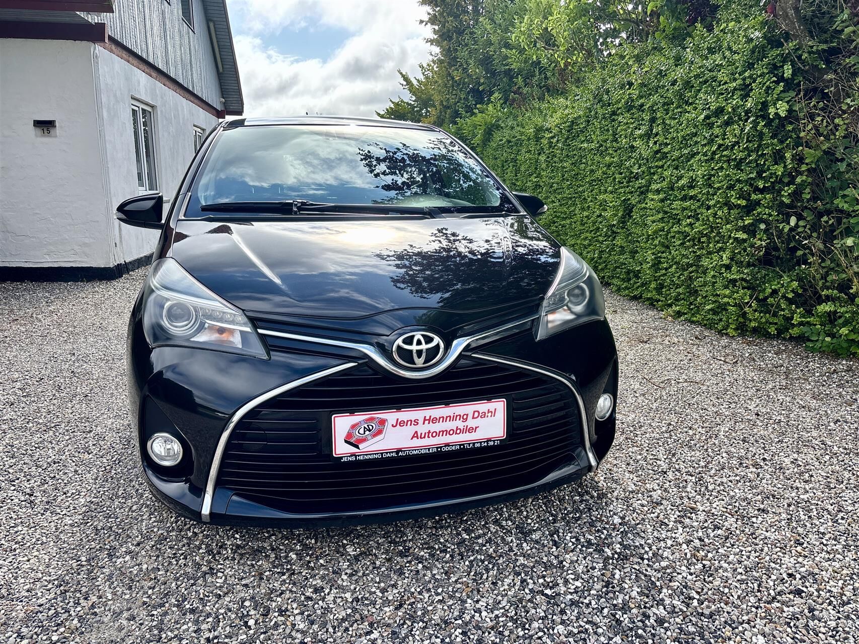 Billede af Toyota Yaris 1,3 VVT-I Lounge Edition 100HK 5d 6g