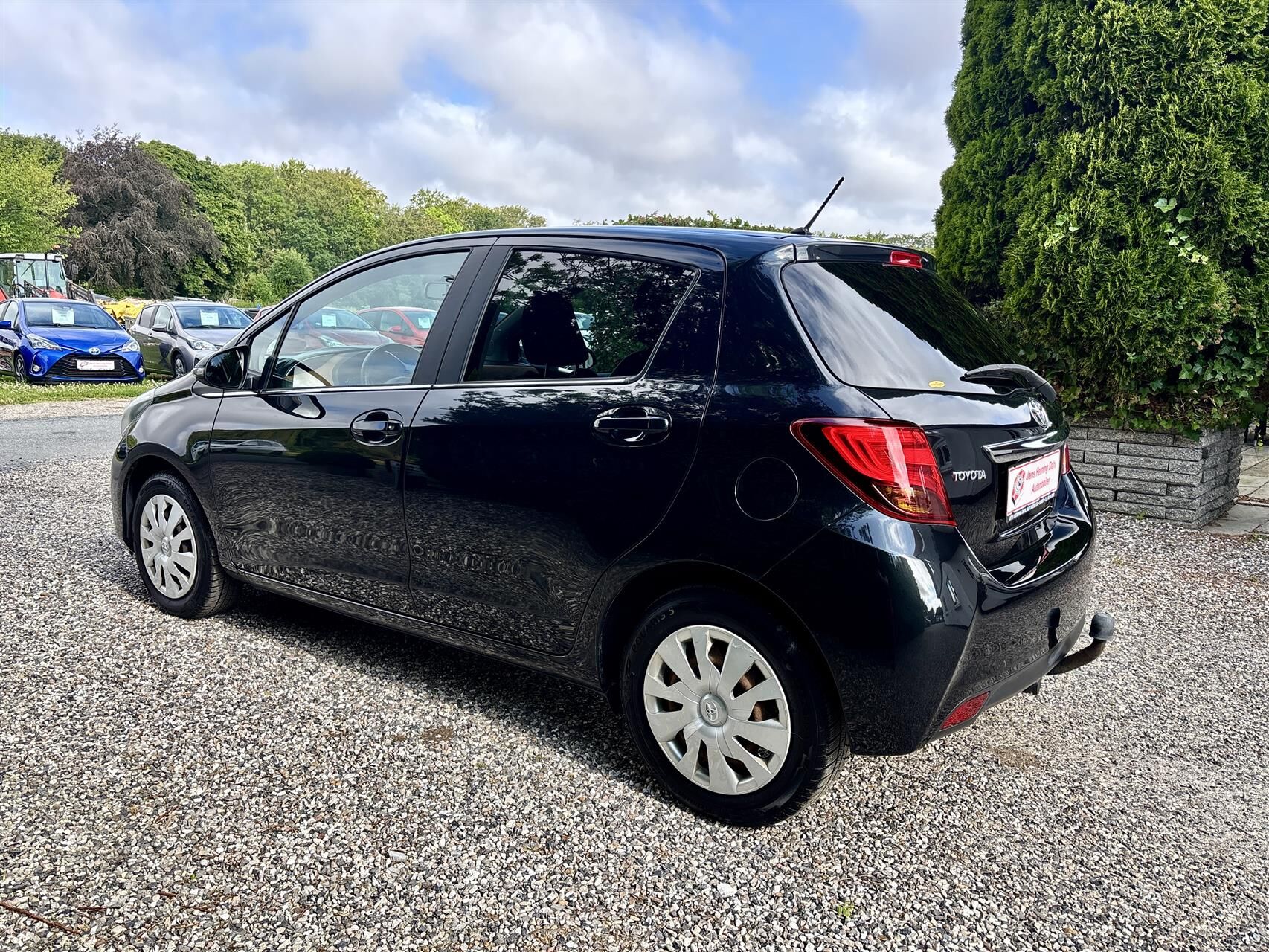 Billede af Toyota Yaris 1,3 VVT-I Lounge Edition 100HK 5d 6g