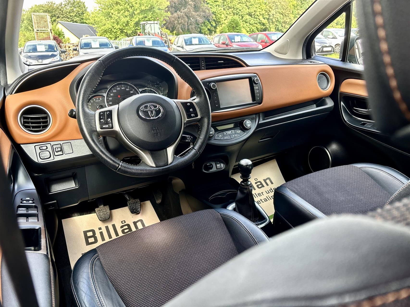 Billede af Toyota Yaris 1,3 VVT-I Lounge Edition 100HK 5d 6g