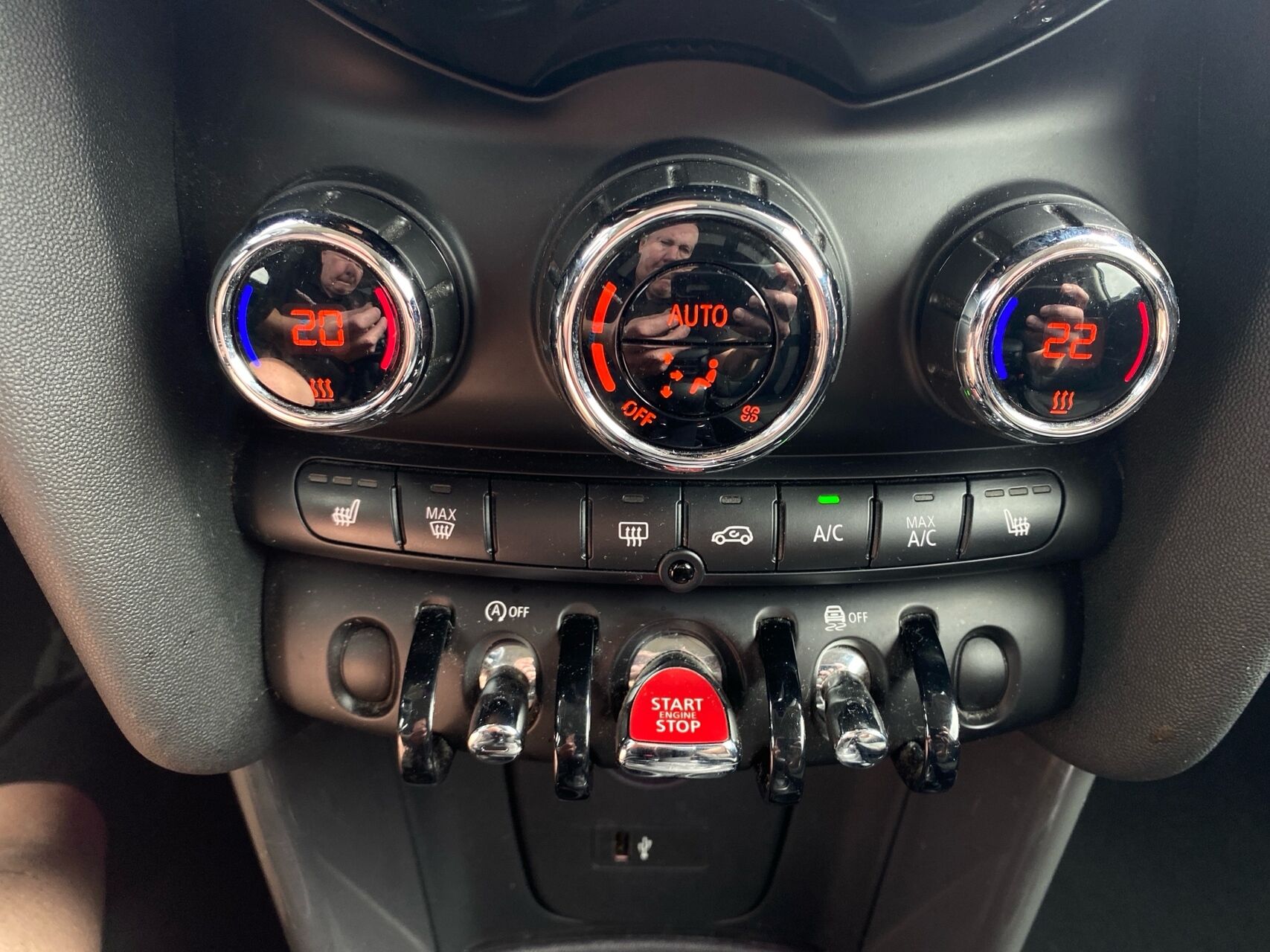 Billede af Mini Cooper 1,5 Essential Steptronic 136HK 3d 7g Aut.