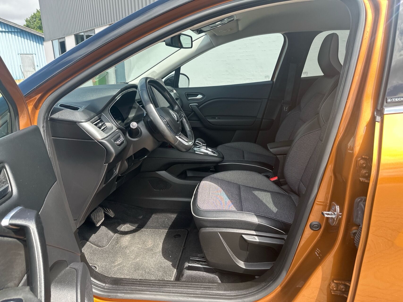 Billede af Renault Captur 1,6 E-TECH  Plugin-hybrid Intens 160HK 5d Aut.