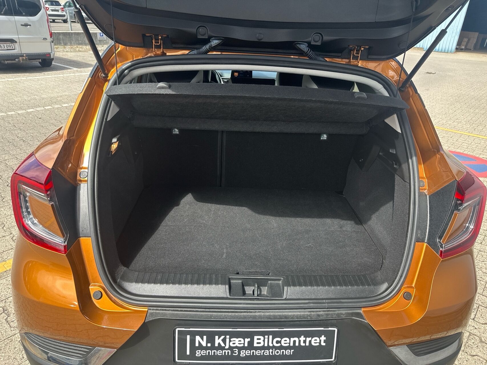 Billede af Renault Captur 1,6 E-TECH  Plugin-hybrid Intens 160HK 5d Aut.
