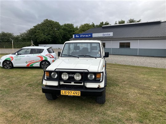 Toyota Landcruiser LJ70 2,4 TD 4x4 91HK 3d