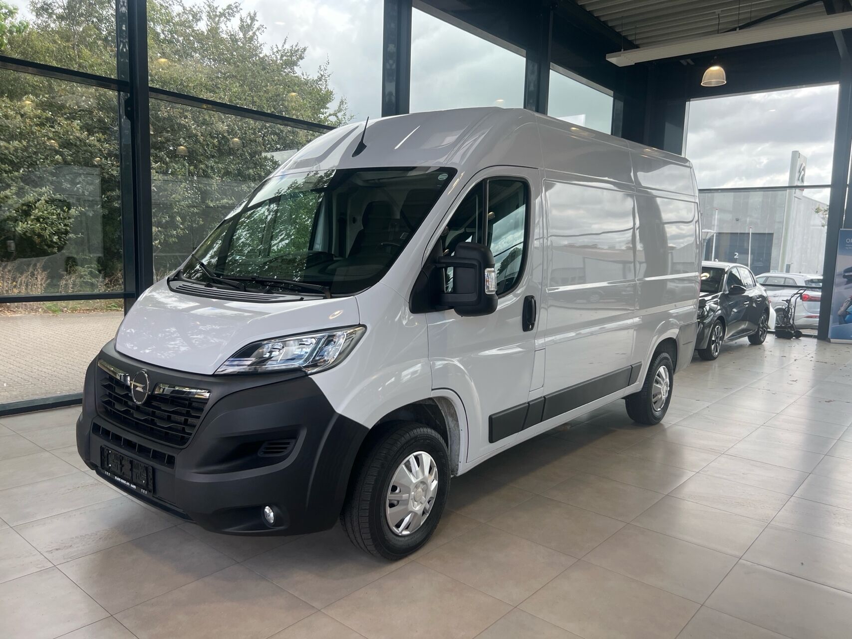 Billede af Opel Movano 35 L2H2 2,2 BlueHDi Enjoy 140HK Van 6g