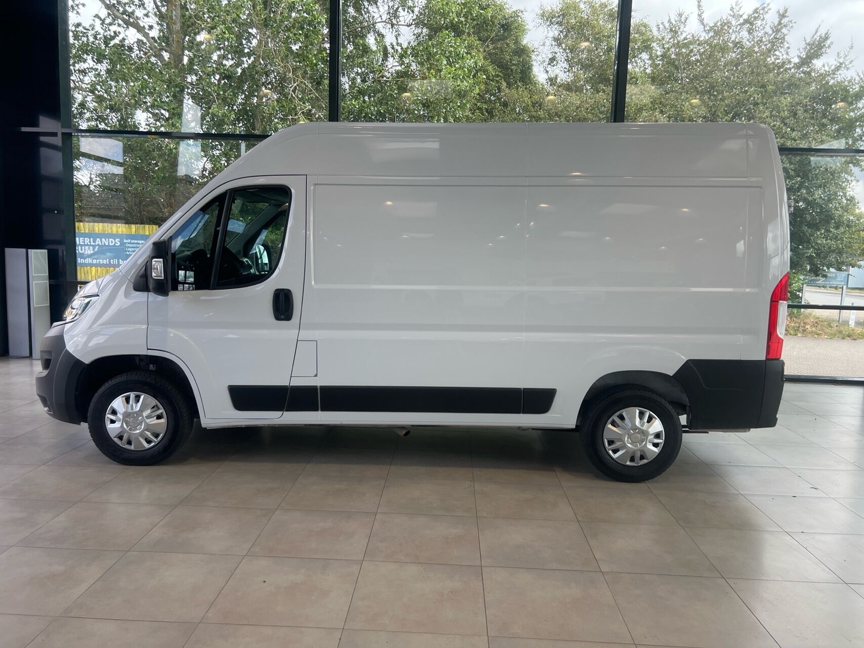 Billede af Opel Movano 35 L2H2 2,2 BlueHDi Enjoy 140HK Van 6g