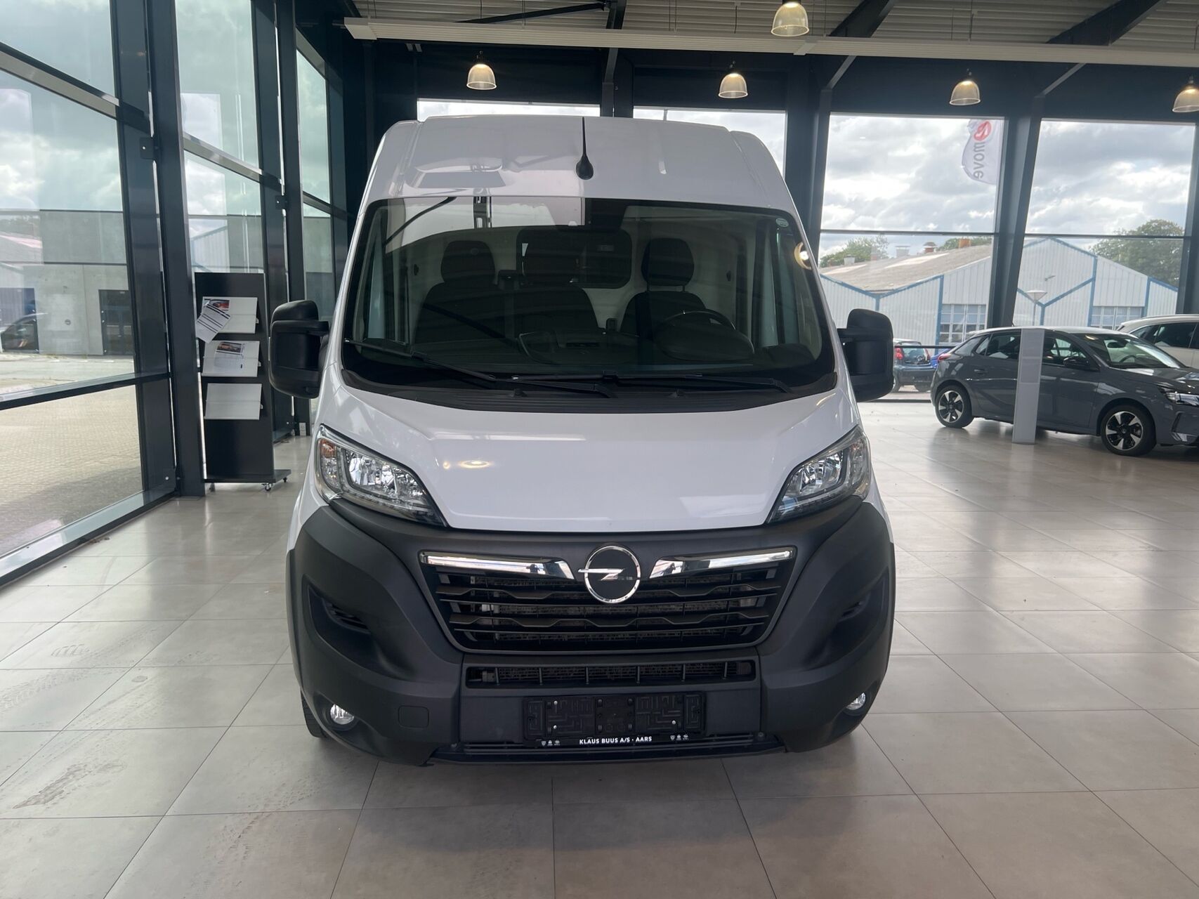 Billede af Opel Movano 35 L2H2 2,2 BlueHDi Enjoy 140HK Van 6g