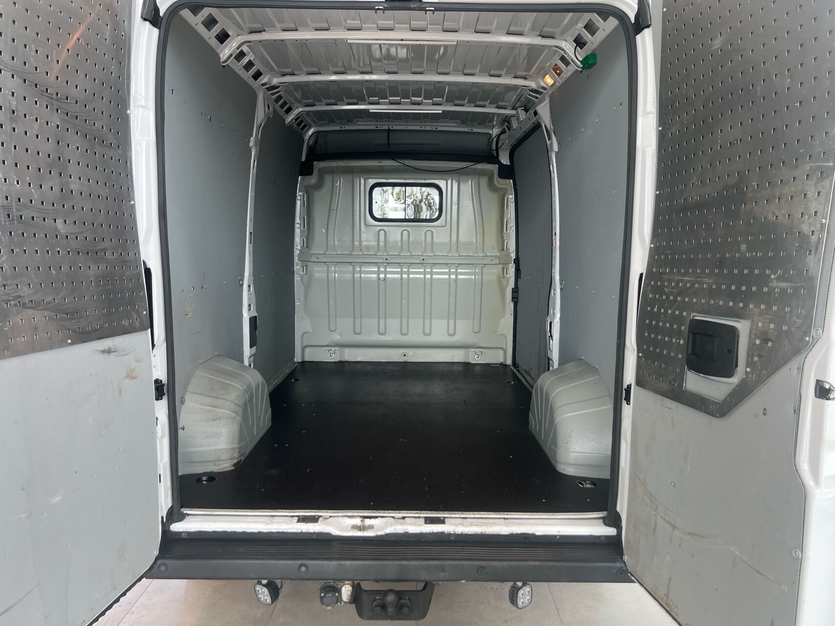Billede af Opel Movano 35 L2H2 2,2 BlueHDi Enjoy 140HK Van 6g