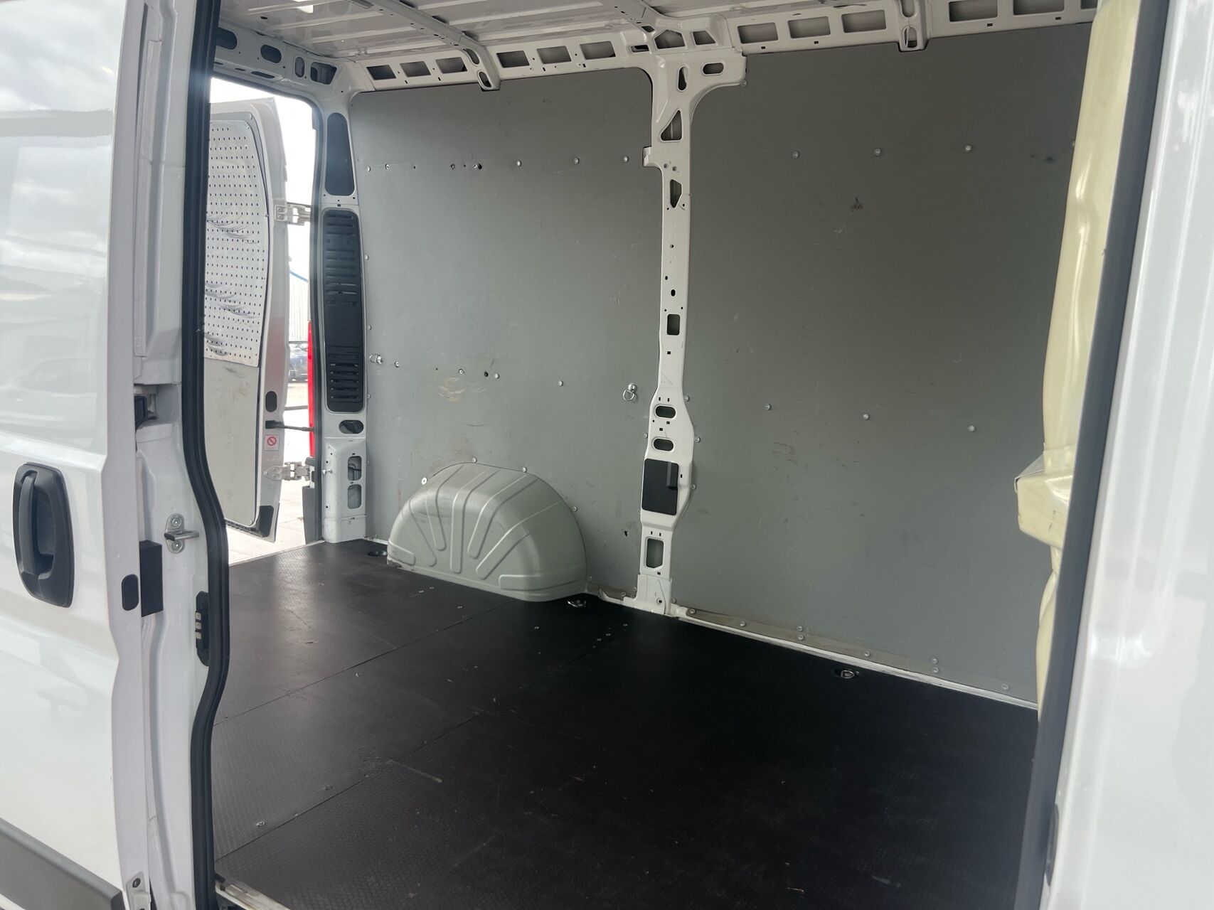 Billede af Opel Movano 35 L2H2 2,2 BlueHDi Enjoy 140HK Van 6g