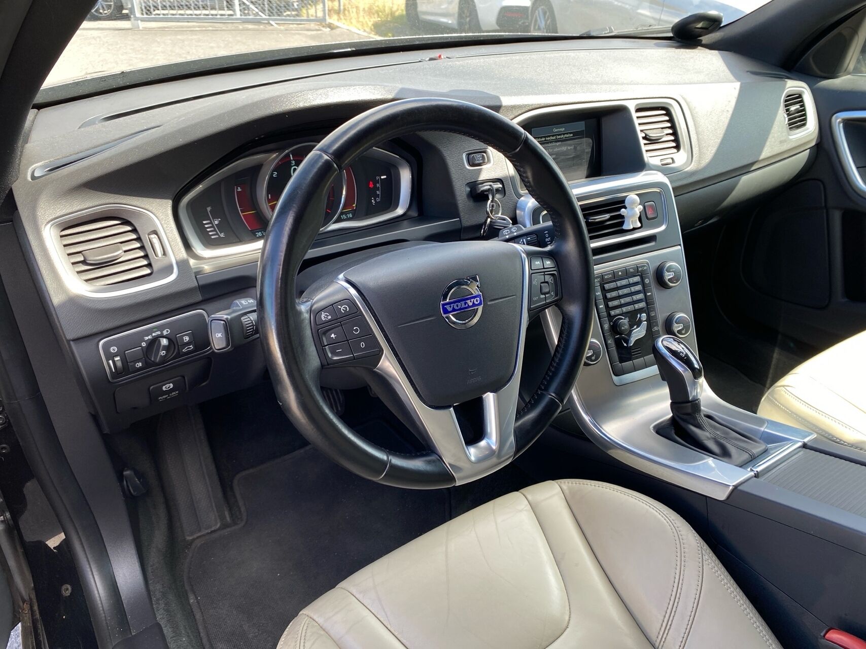 Billede af Volvo V60 2,4 D5 Momentum 215HK Stc 6g Aut.