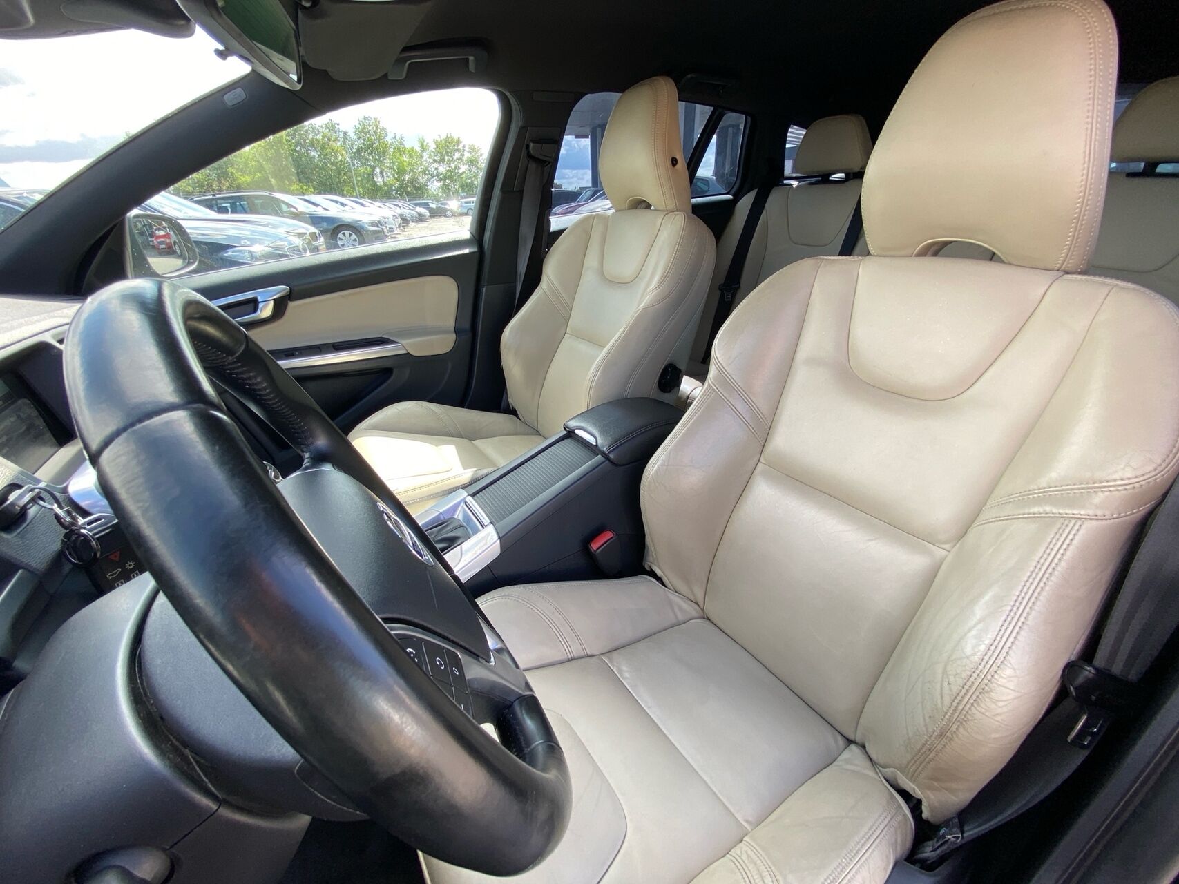 Billede af Volvo V60 2,4 D5 Momentum 215HK Stc 6g Aut.