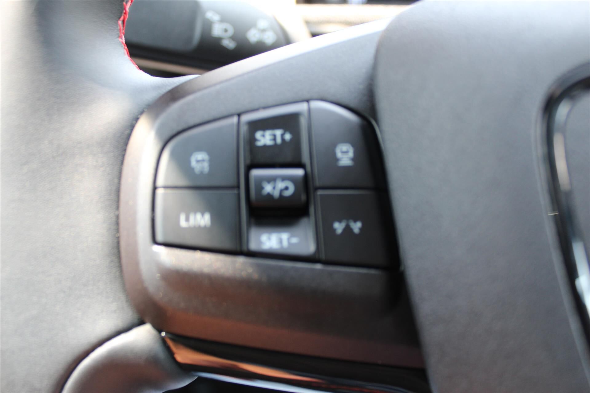 Billede af Ford Mustang Mach-E EL SR Premium AWD 269HK 5d Aut.