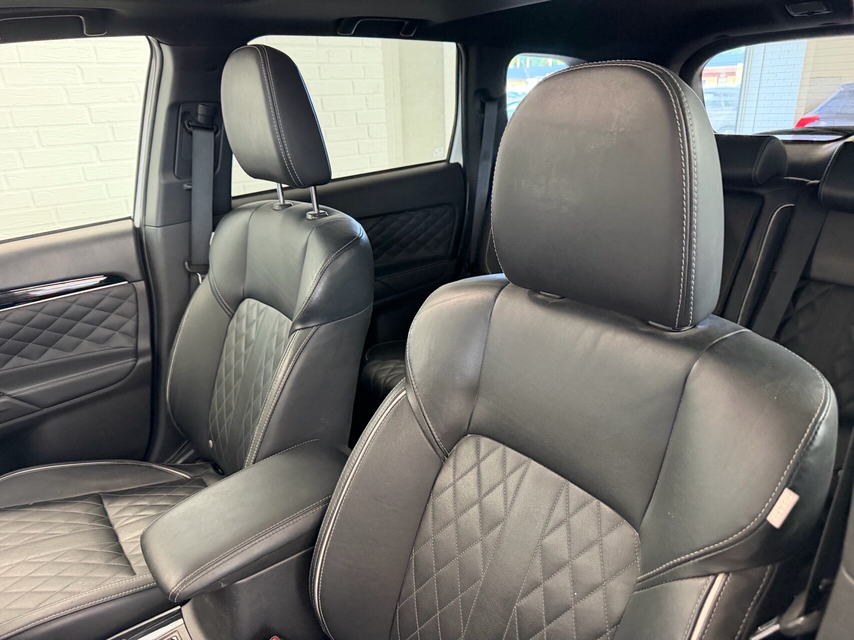 Billede af Mitsubishi Outlander 2,4 PHEV  Plugin-hybrid Invite 4WD 224HK 5d 6g Trinl. Gear