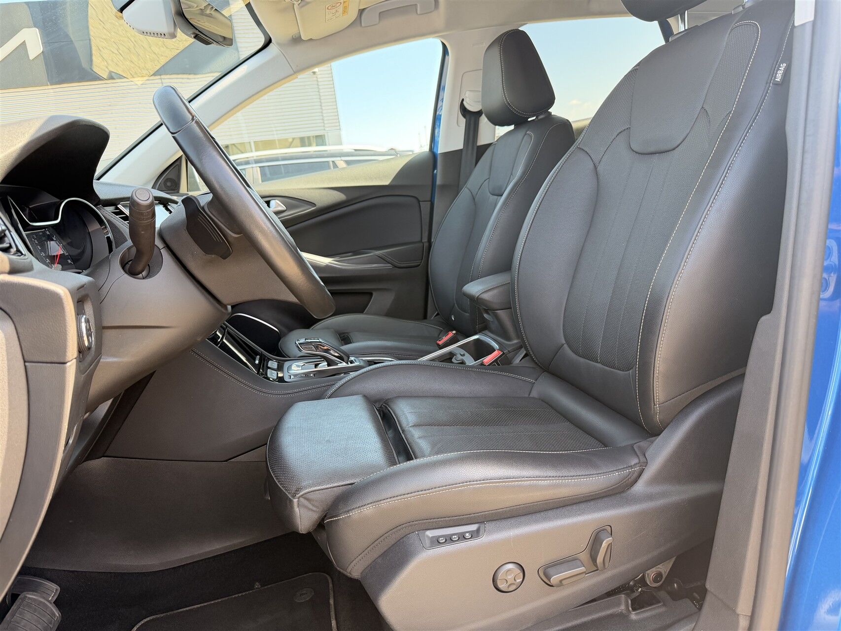 Billede af Opel Grandland X 1,6 PHEV  Plugin-hybrid Ultimate AWD 300HK 5d 8g Aut.