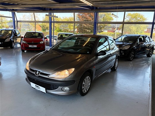 Peugeot 206 1,6 XR 90HK 3d