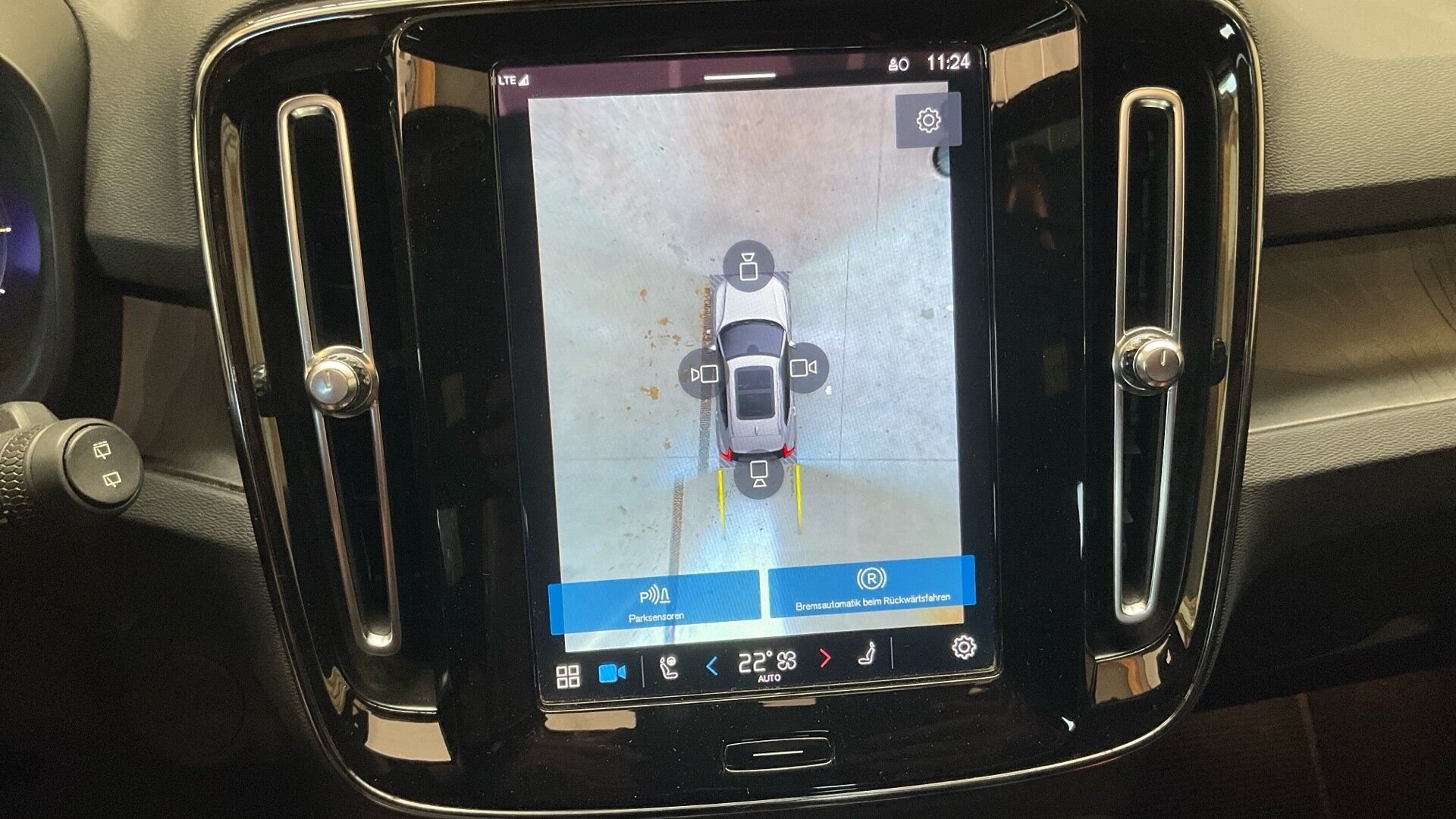 Billede af Volvo XC40 Recharge Twin Engine Ultimate AWD 408HK 5d Aut.
