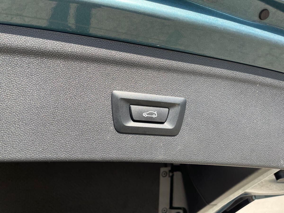 Billede af BMW iX 40 EL Fully Charged XDrive 326HK 5d Aut.