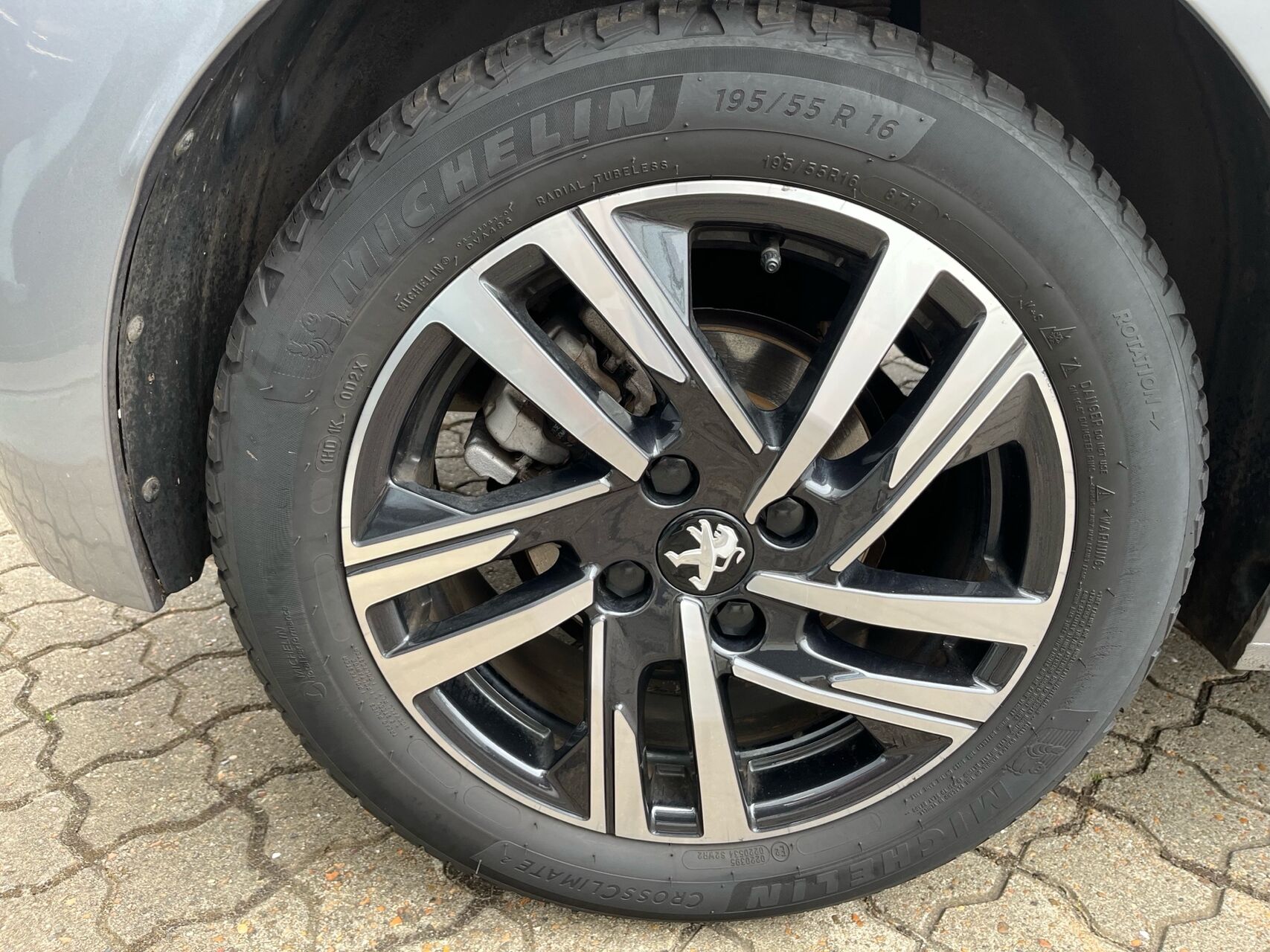 Billede af Peugeot 208 1,2 PureTech Allure Pack 100HK 5d 6g