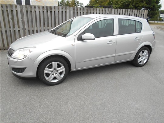 Opel Astra 1,6 115HK 5d