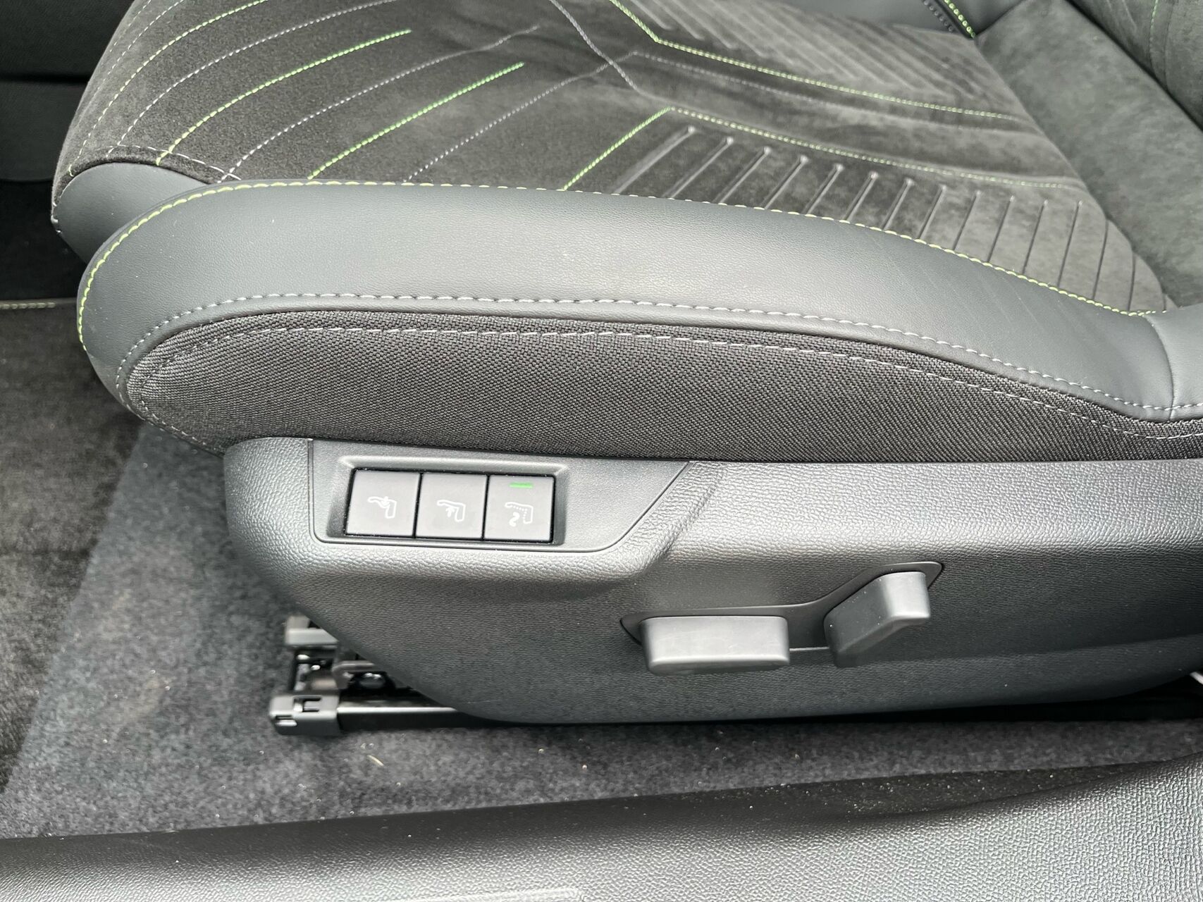 Billede af Peugeot e-2008 EL GT 156HK 5d Aut.
