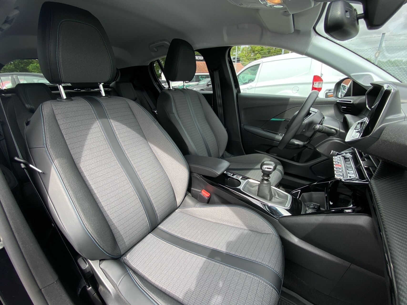 Billede af Peugeot 208 1,2 PureTech Platin Pack 100HK 5d 6g
