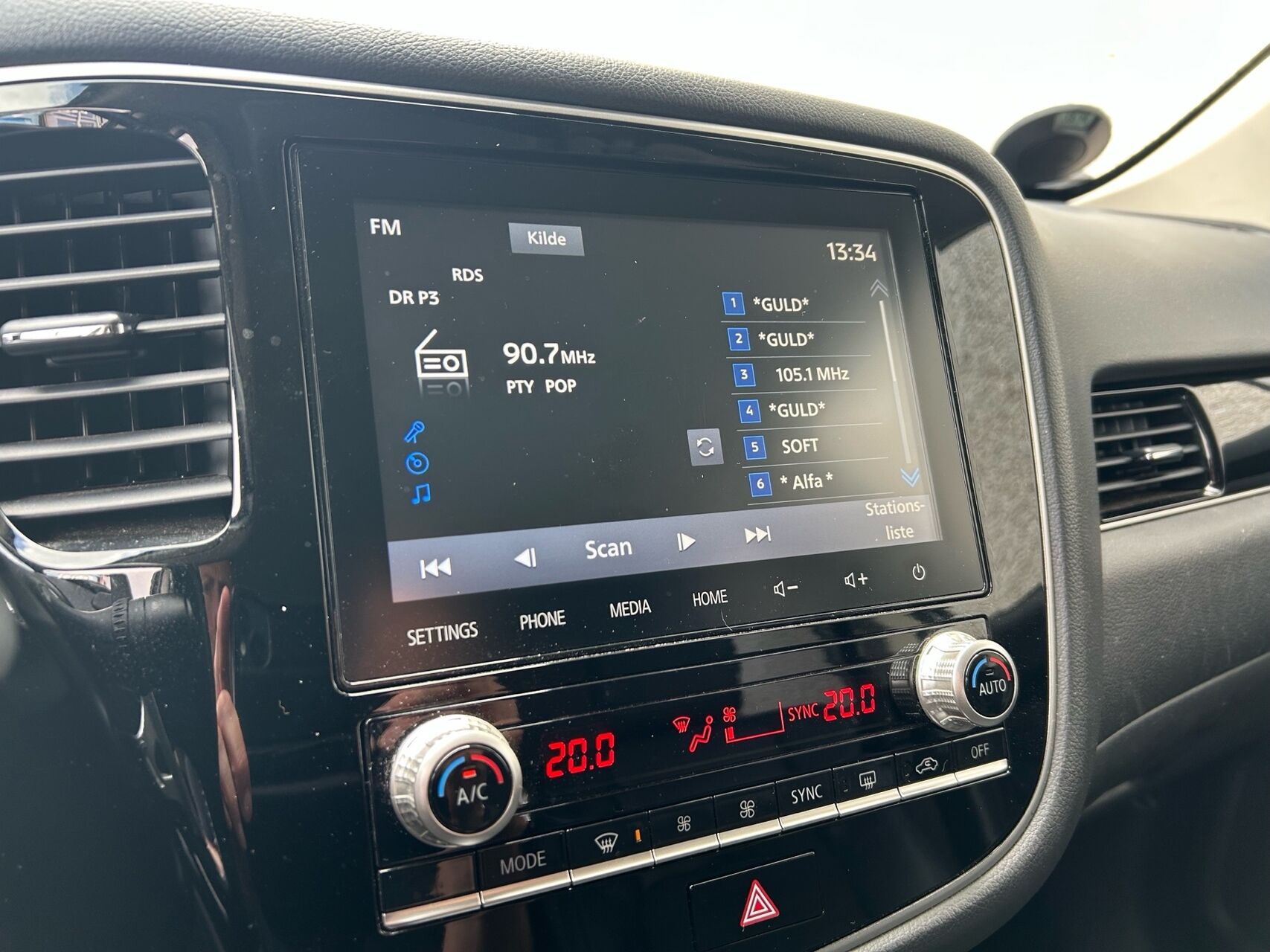 Billede af Mitsubishi Outlander 2,4 PHEV  Plugin-hybrid Intense 4WD 224HK 5d 6g Trinl. Gear