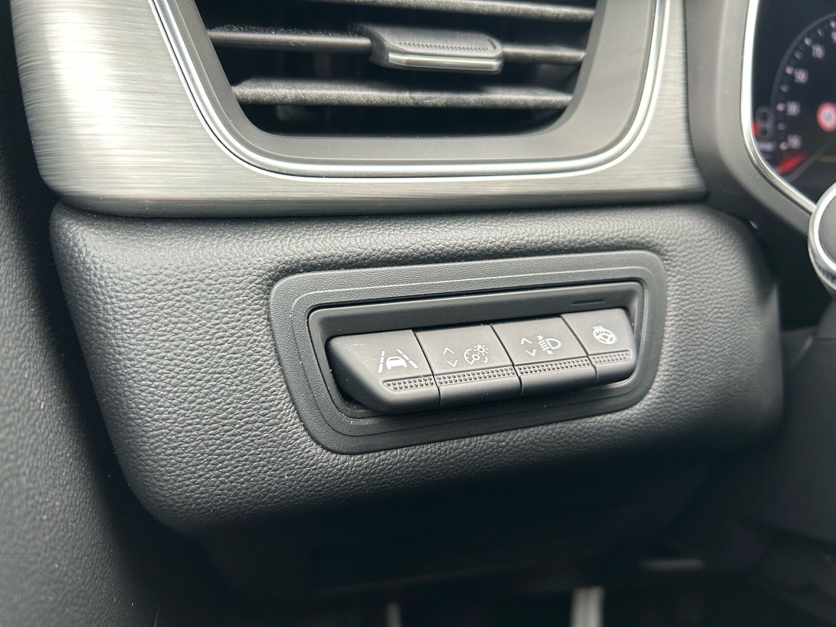 Billede af Renault Captur 1,3 TCE GPF Intens EDC 130HK 5d 7g Aut.