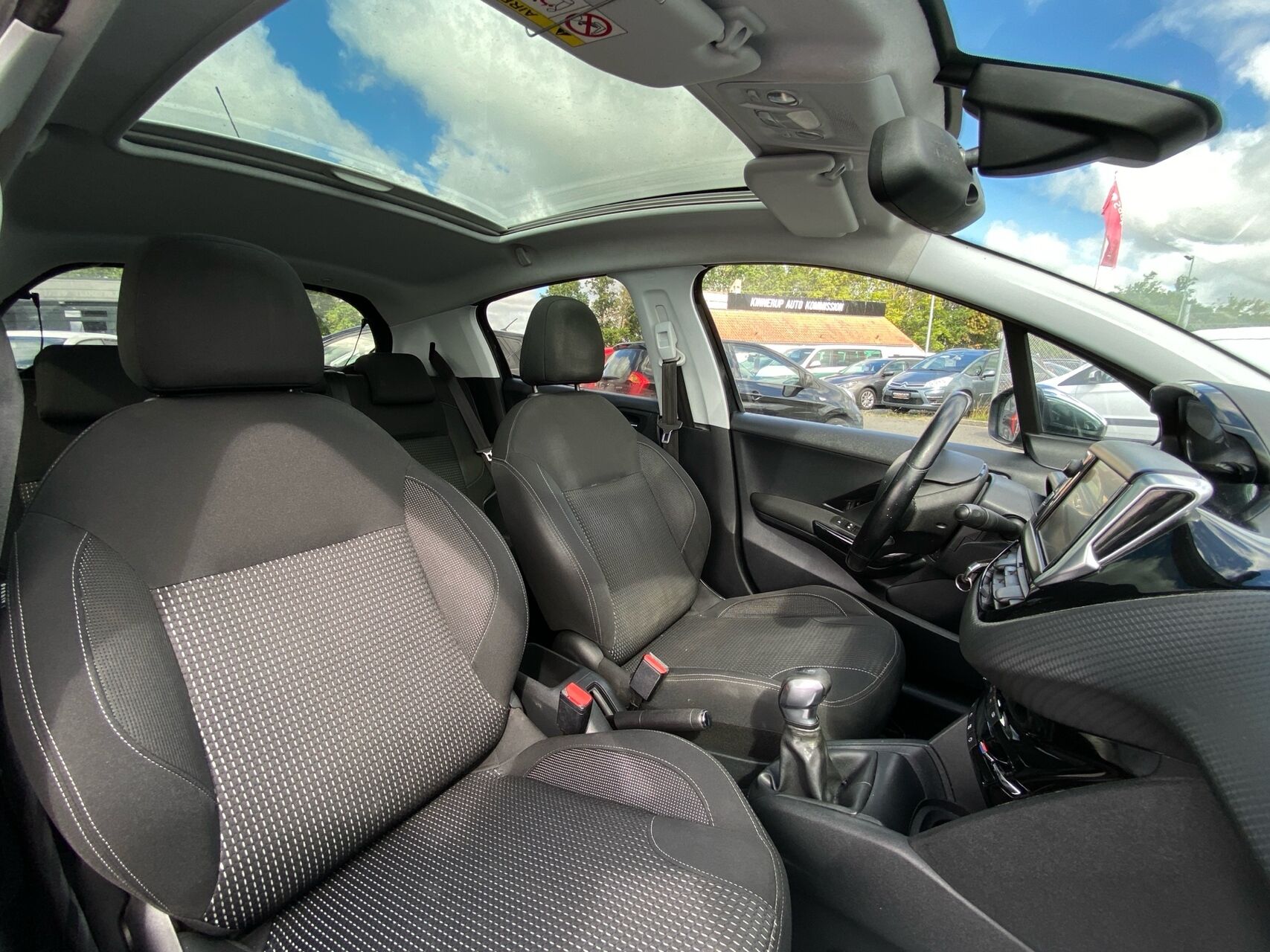 Billede af Peugeot 208 1,6 BlueHDi Desire Sky 100HK 5d