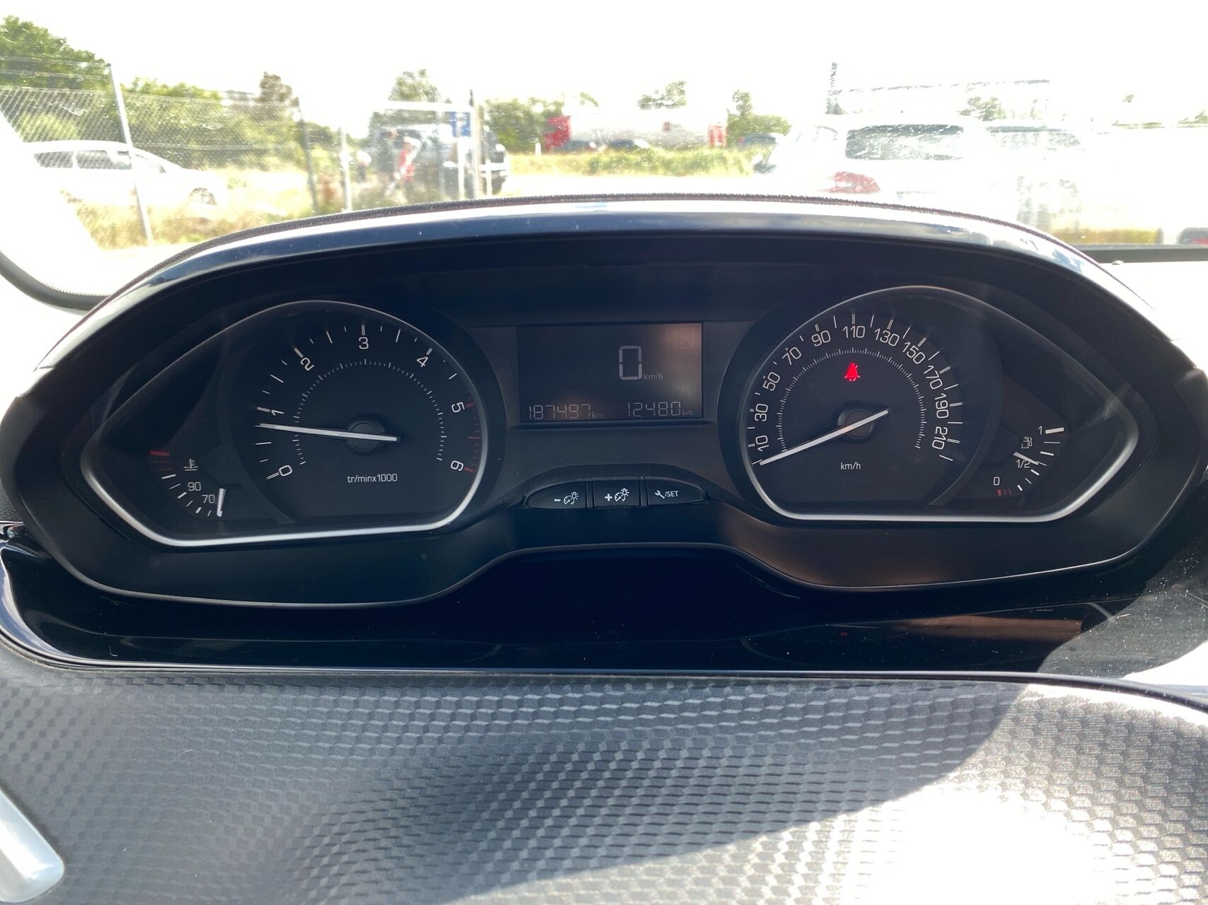 Billede af Peugeot 208 1,6 BlueHDi Desire Sky 100HK 5d