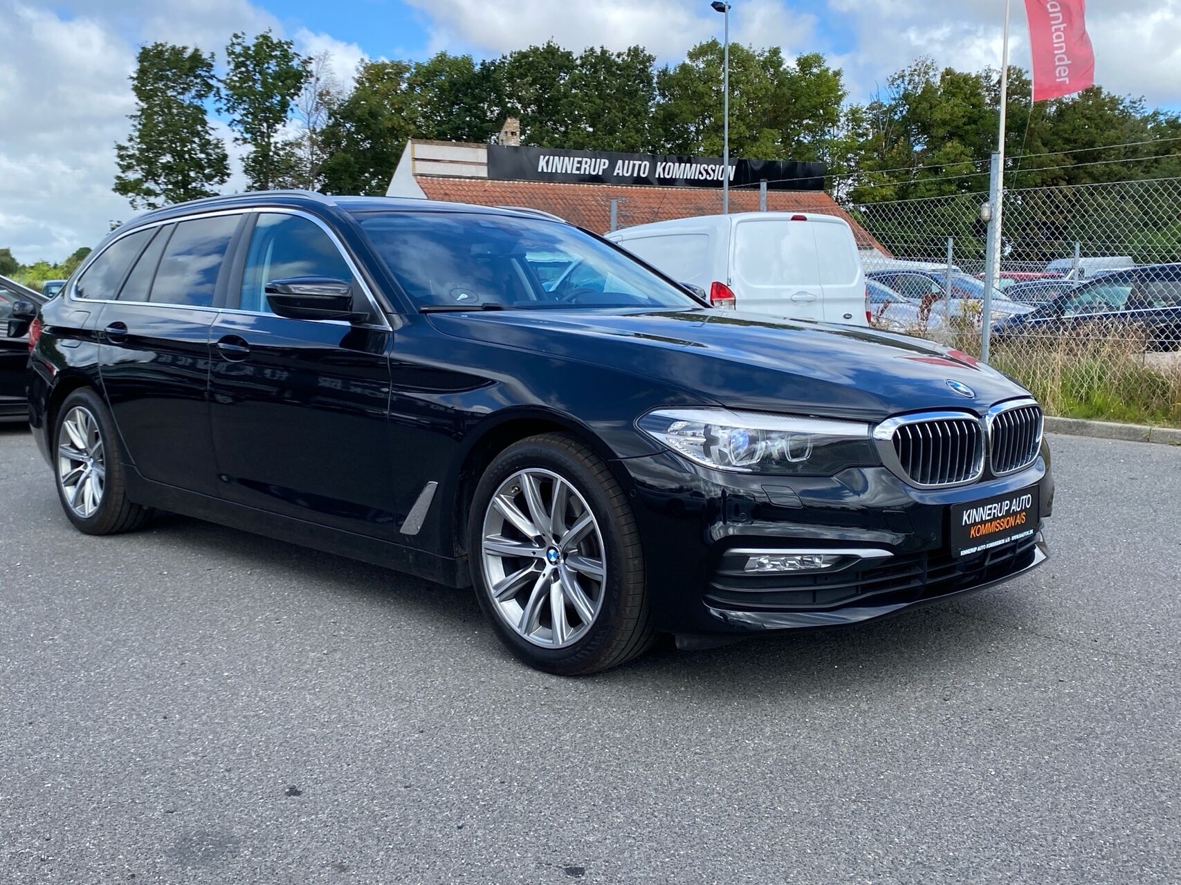 Billede af BMW 520d Touring 2,0 D Connected Steptronic 190HK Stc 8g Aut.