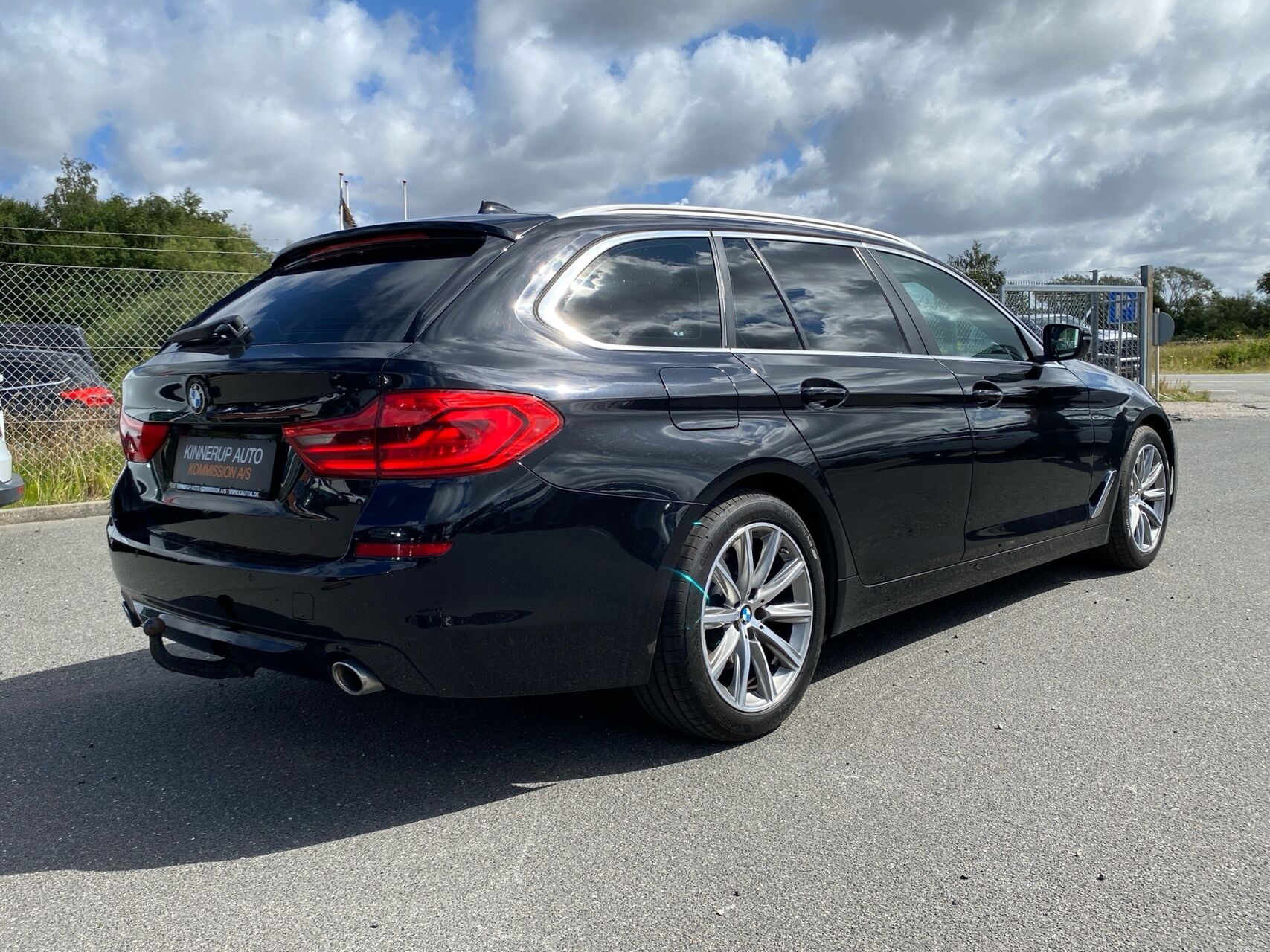 Billede af BMW 520d Touring 2,0 D Connected Steptronic 190HK Stc 8g Aut.