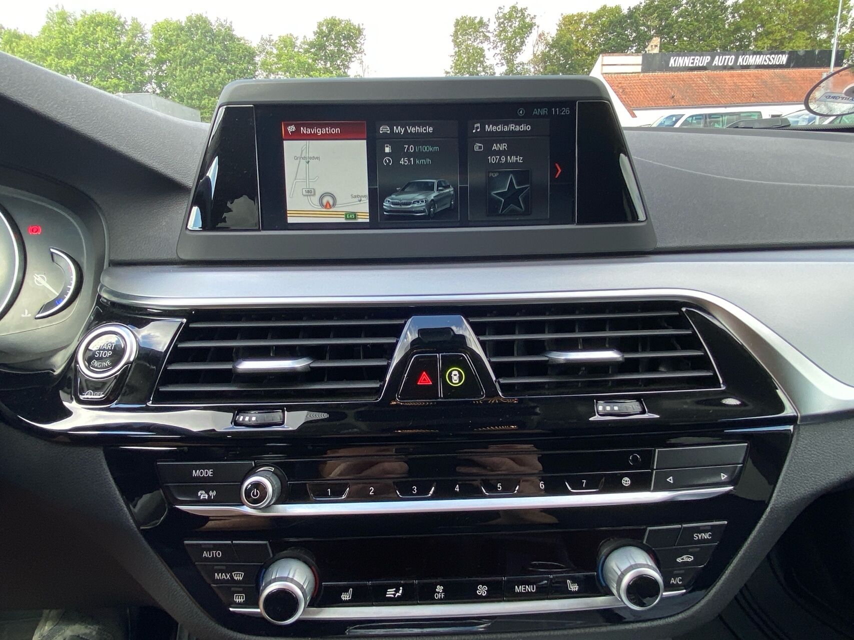 Billede af BMW 520d Touring 2,0 D Connected Steptronic 190HK Stc 8g Aut.
