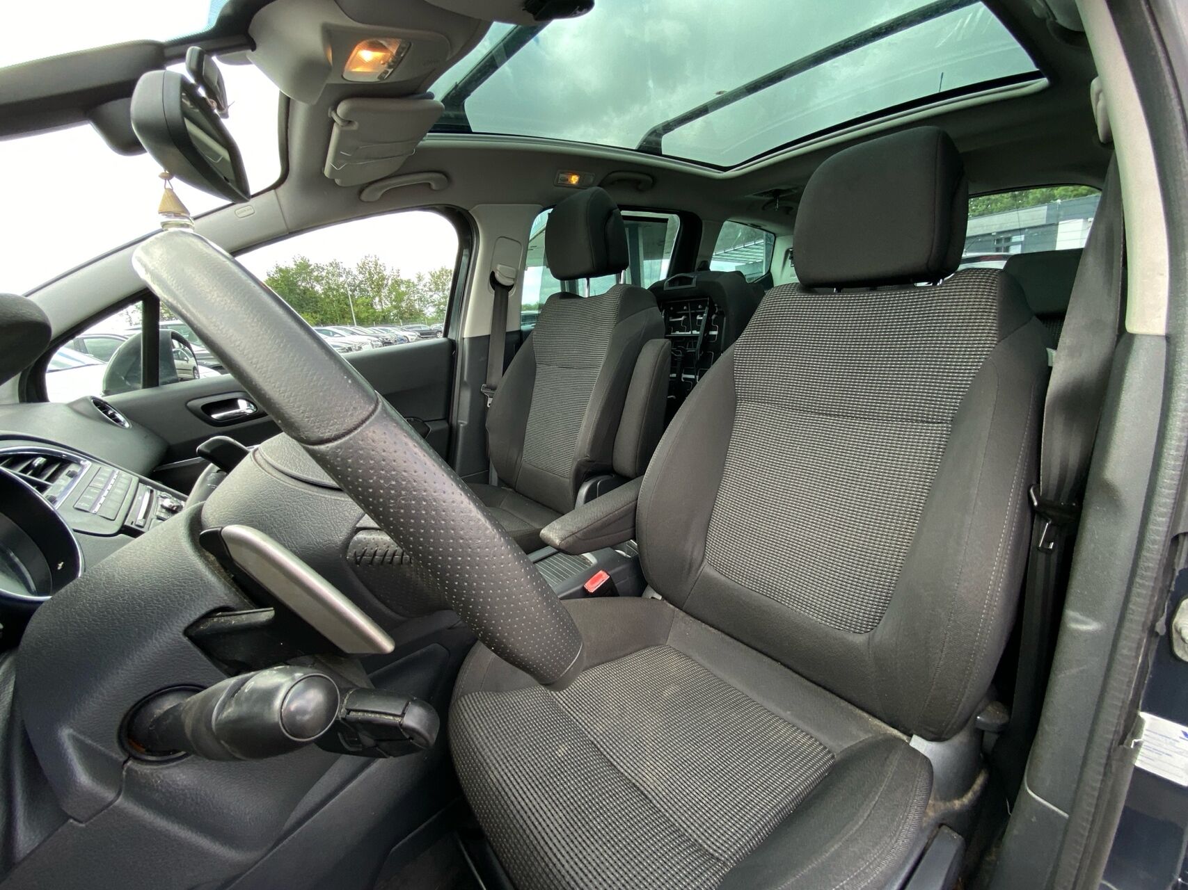 Billede af Peugeot 5008 1,6 e-HDi Active 112HK 5d 6g Aut.
